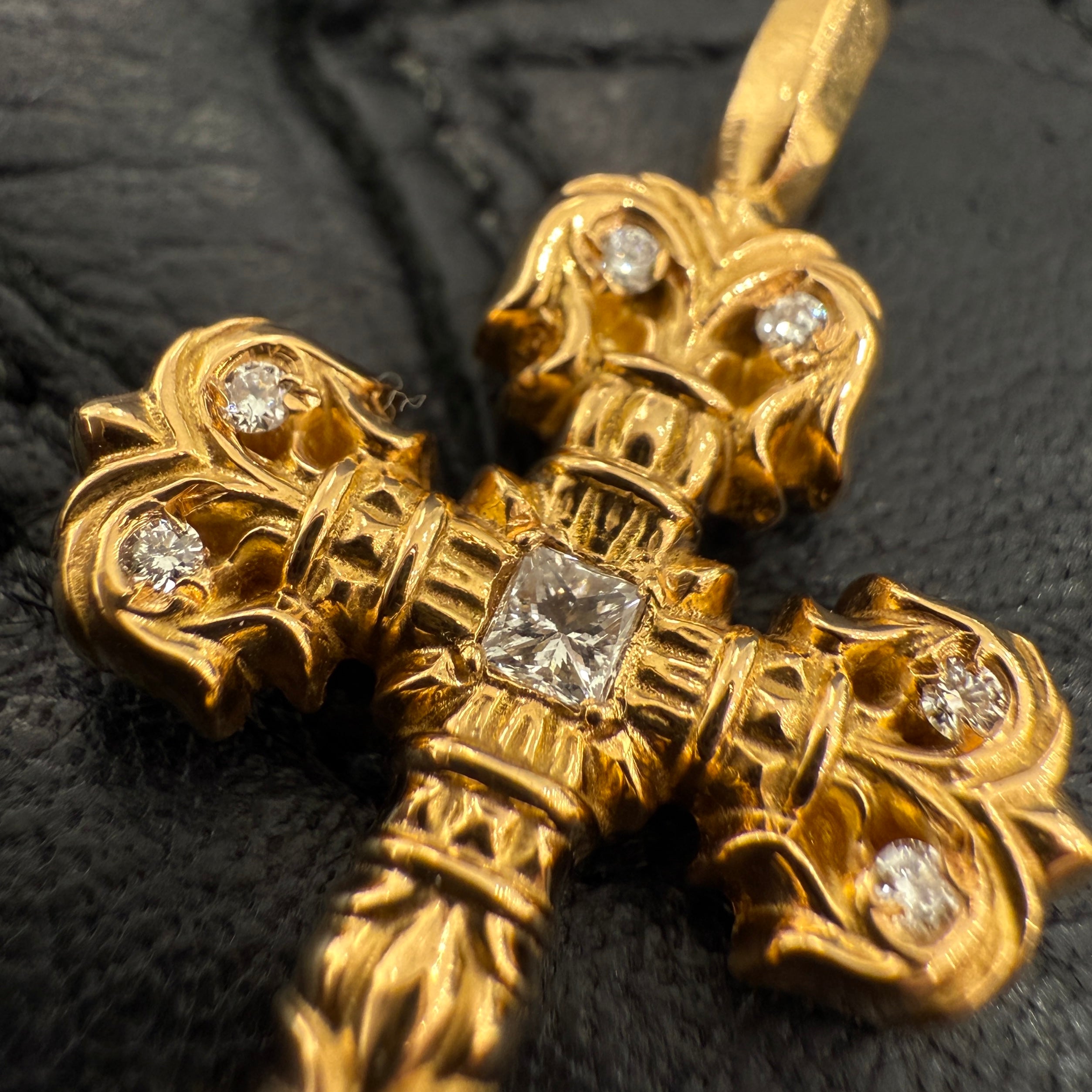 CHROME HEARTS 22K Tiny Filigree Cross Pave Diamond Pendent Top クロムハーツ 22K タイニー フィリグリークロス パヴェダイヤモンド ペンダント トップ