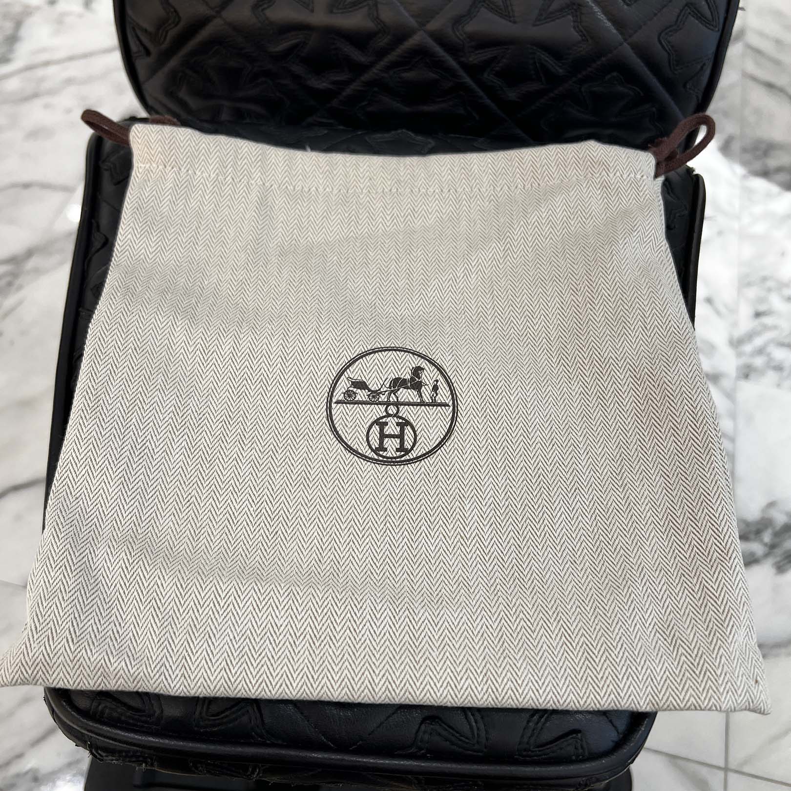 HERMES Evelyn Amazon TPM "Craie" K刻印 エルメス エブリン アマゾン TPM "クレ" レザーショルダーバッグ K刻印