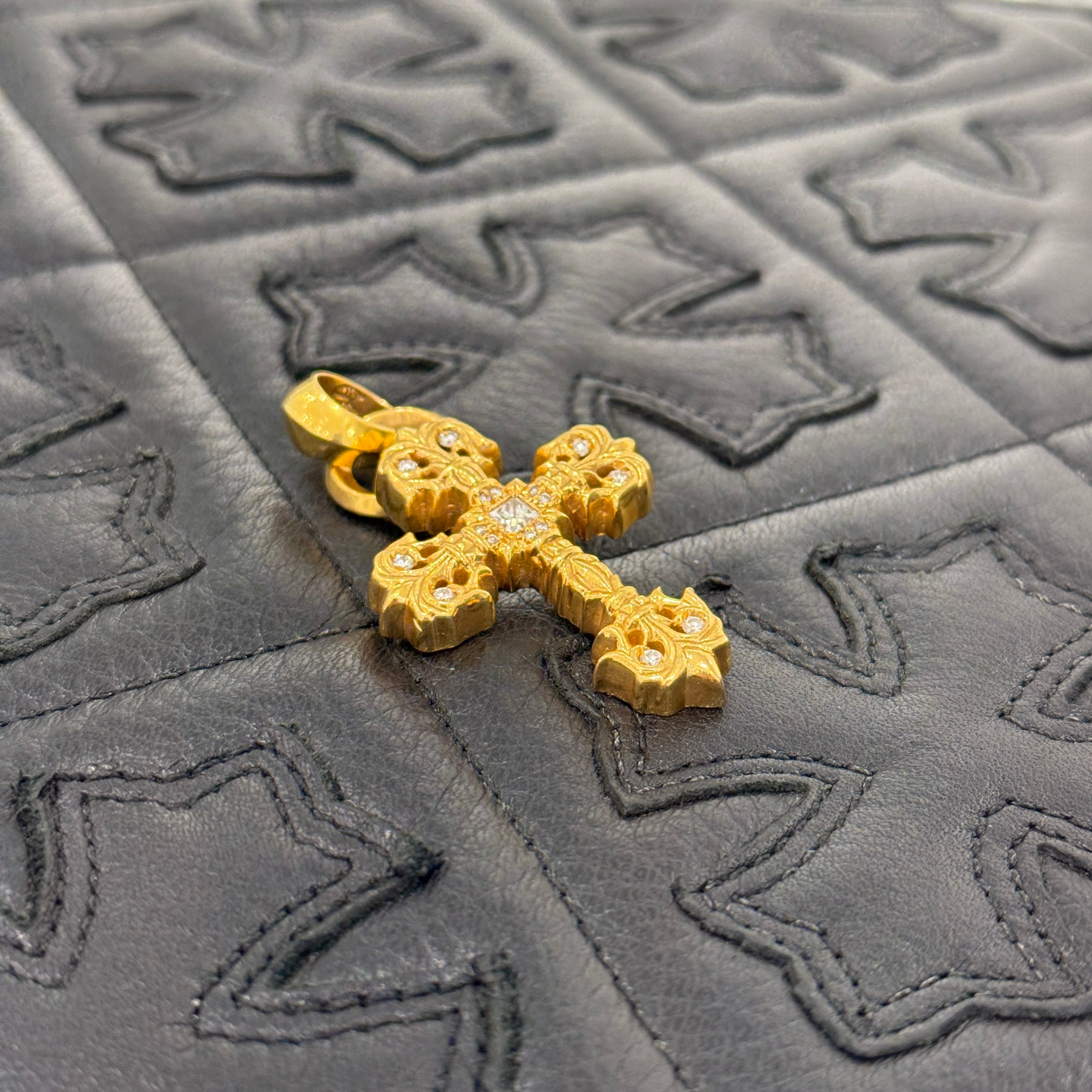 CHROME HEARTS 22K Filig Cross-XSM P D Pendant Top クロムハーツ 22K フィリグリークロスXS PAVEダイヤ ゴールド ペンダントトップ