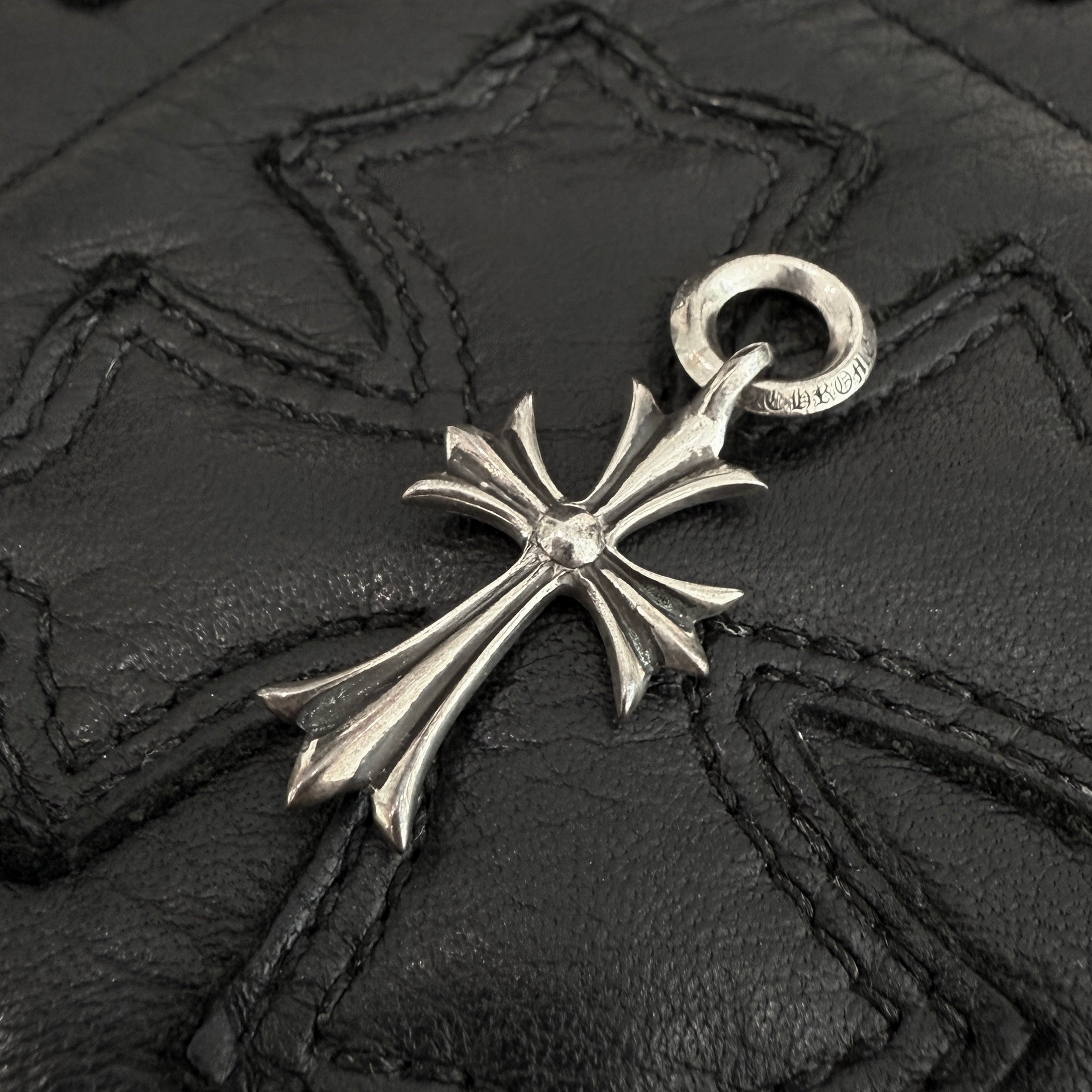CHROME HEARTS Tiny Cross Charm Pendant Top クロムハーツ