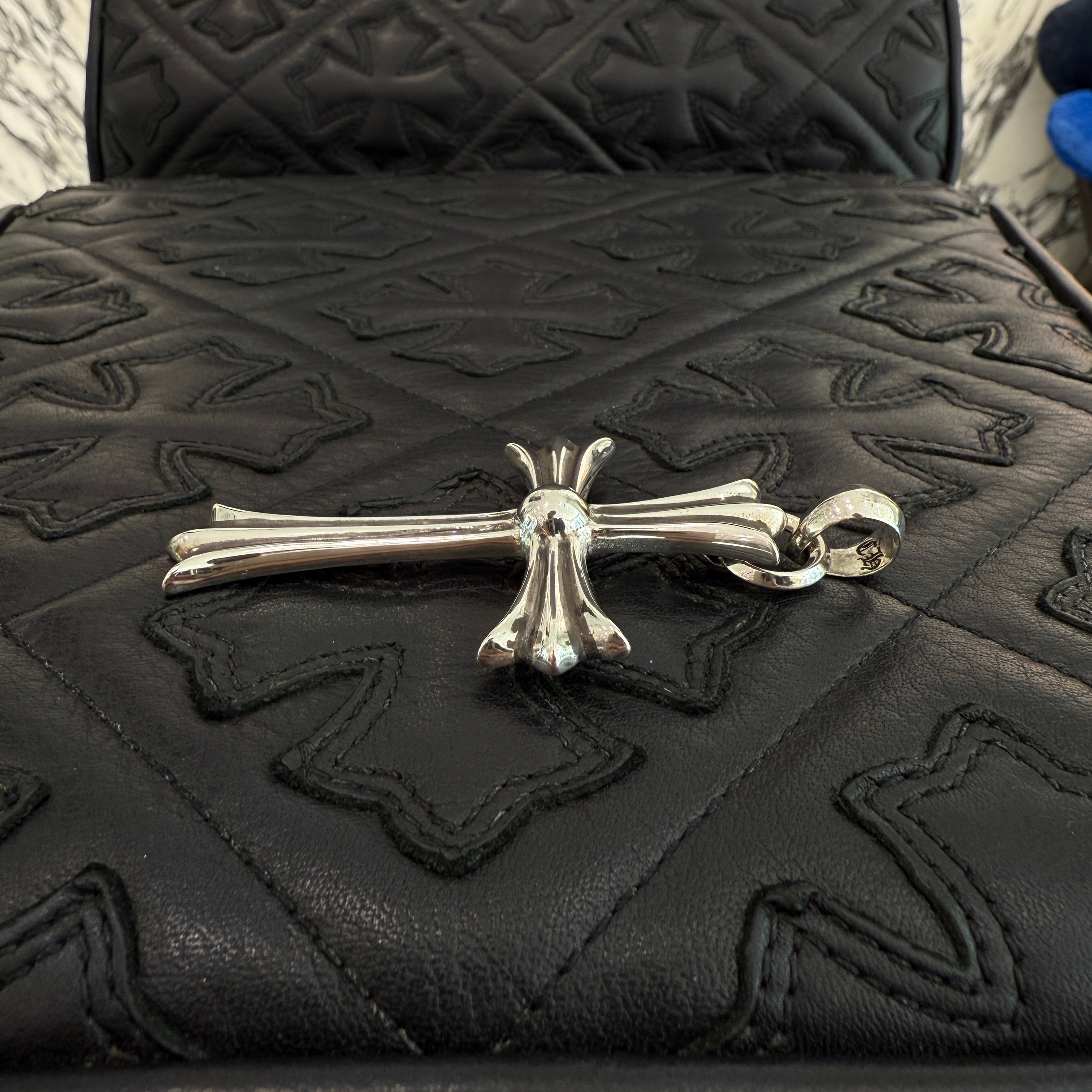 CHROME HEARTS Large Cross With Bail Pendant Top クロムハーツ ラージクロス ウィズ ベイル ペンダントトップ