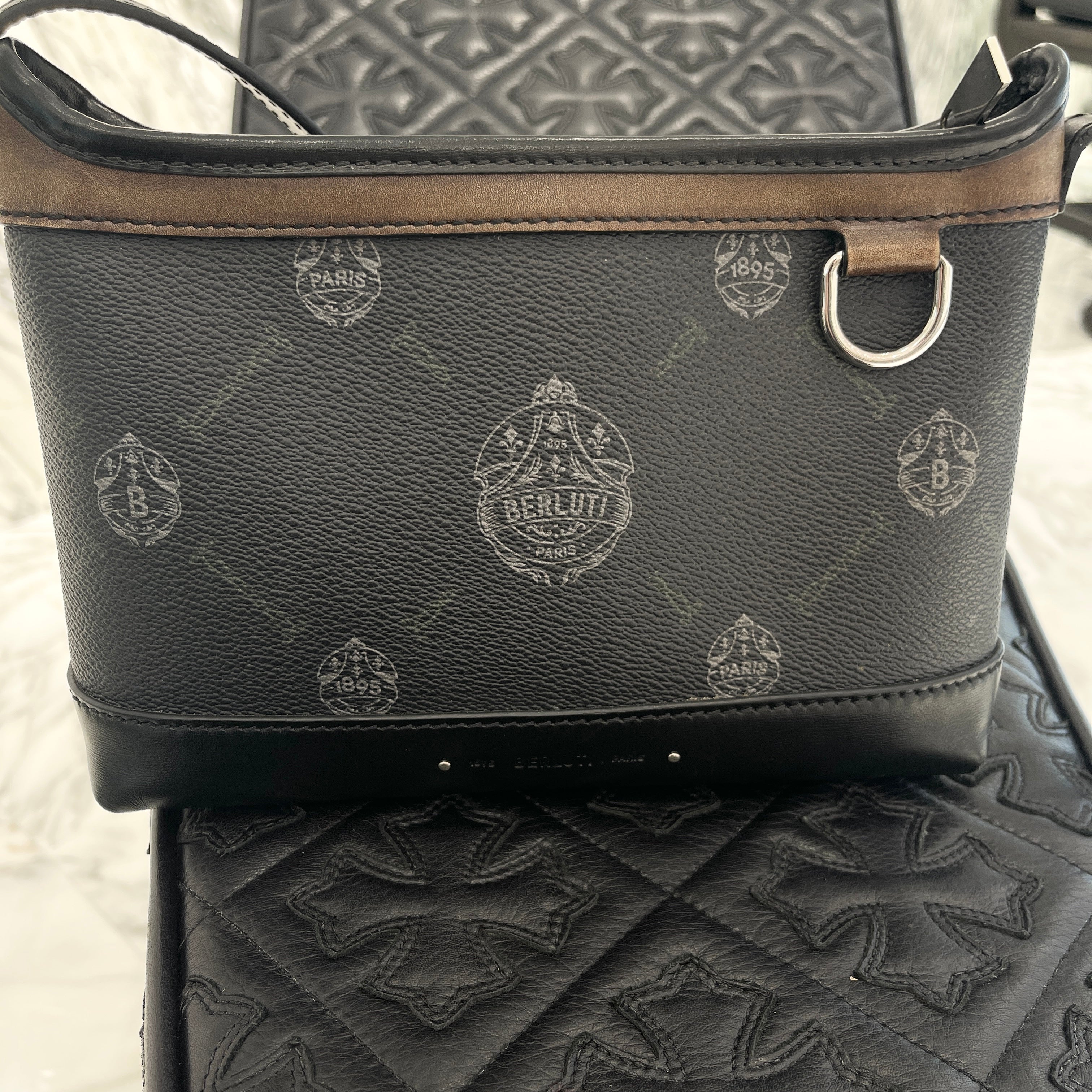 Berluti Black Canvas Escapade Messenger Bag M207341 ベルルッティ ブラックキャンパス エスカペイド メッセンジャーバッグ