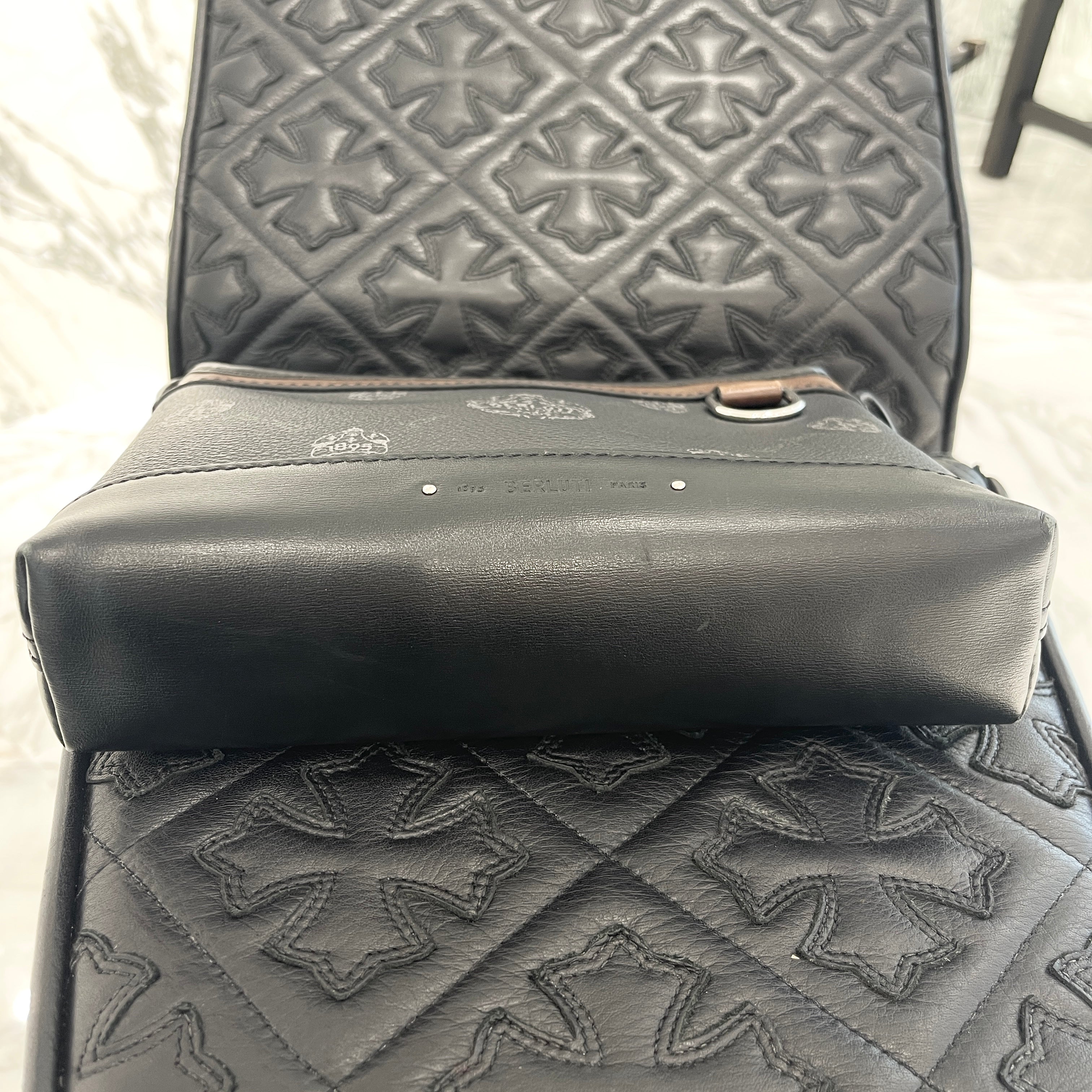 Berluti Black Canvas Escapade Messenger Bag M207341 ベルルッティ ブラックキャンパス エスカペイド メッセンジャーバッグ