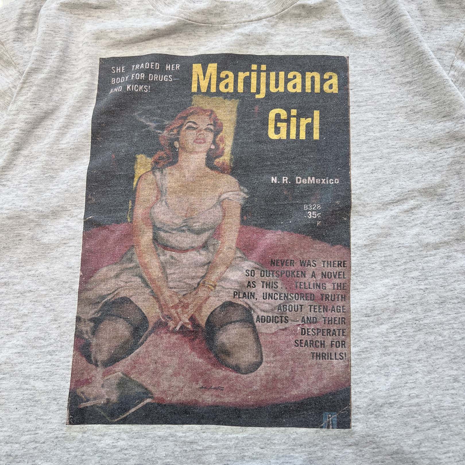 Vintage 90's "Marijuana Girl" Essential ONEITA S/S Tee Size L 90's "マリファナガール" エッセンシャル ONEITA社製 Tシャツ サイズL