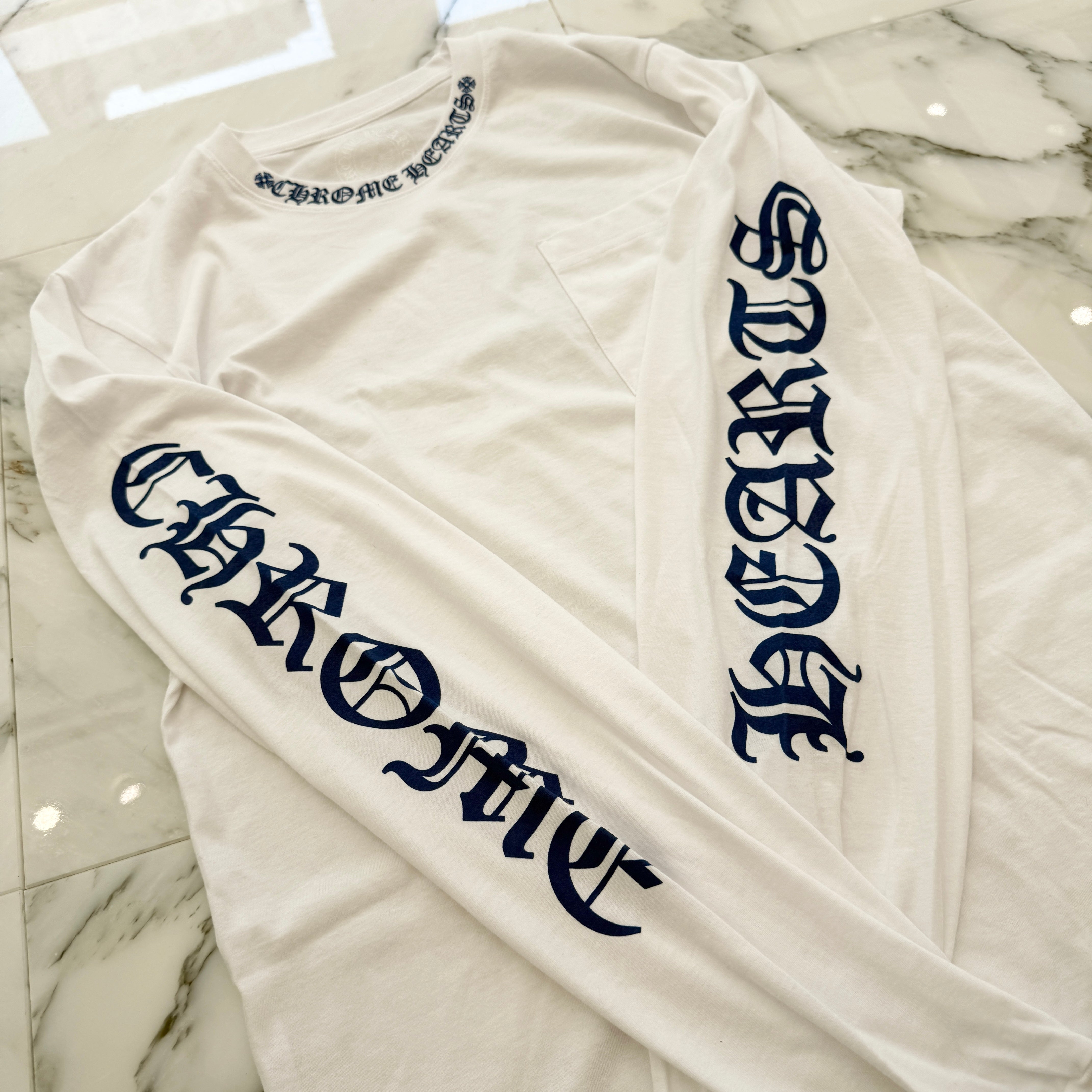 CHROME HEARTS 2025SS Old English Neck Logo Neon Blue Long Sleeve Tee Size M クロムハーツ オールドイングリッシュ ネックロゴ ネオンブルー ロングスリーブ Tシャツ サイズM