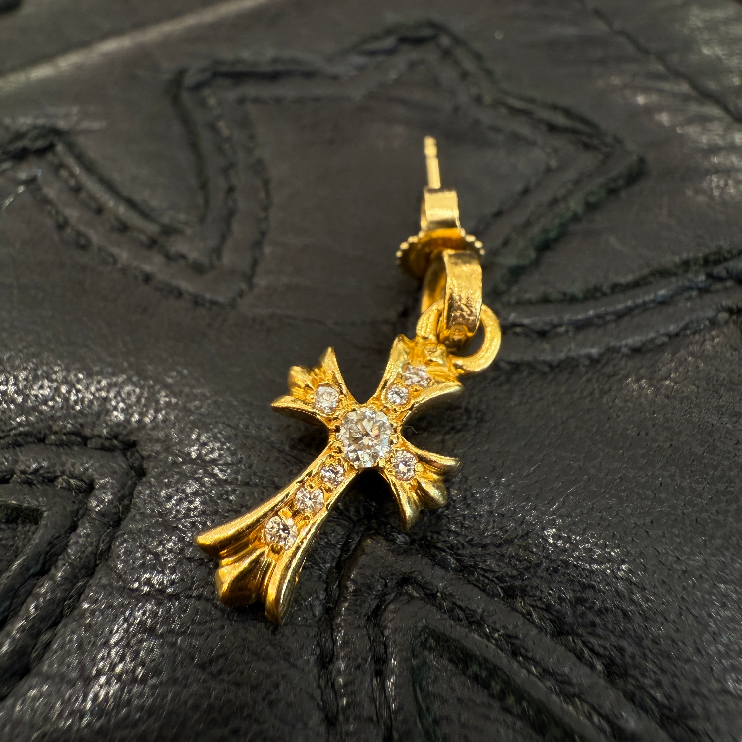 CHROME HEARTS 22K BABY FAT CROSS Earring Pave Diamond クロムハーツ 22K ベイビーファットクロス ピアス パヴェダイヤモンド