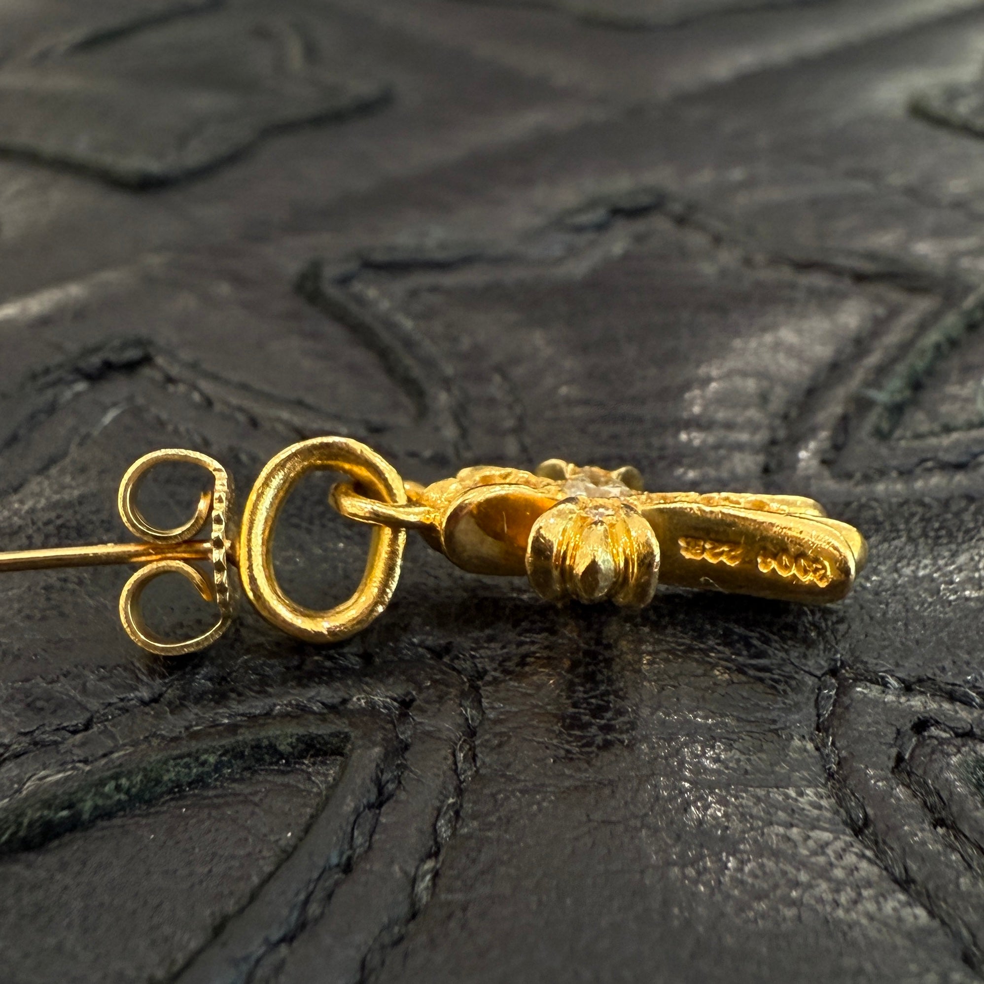 CHROME HEARTS 22K BABY FAT CROSS Earring Pave Diamond クロムハーツ 22K ベイビーファットクロス ピアス パヴェダイヤモンド