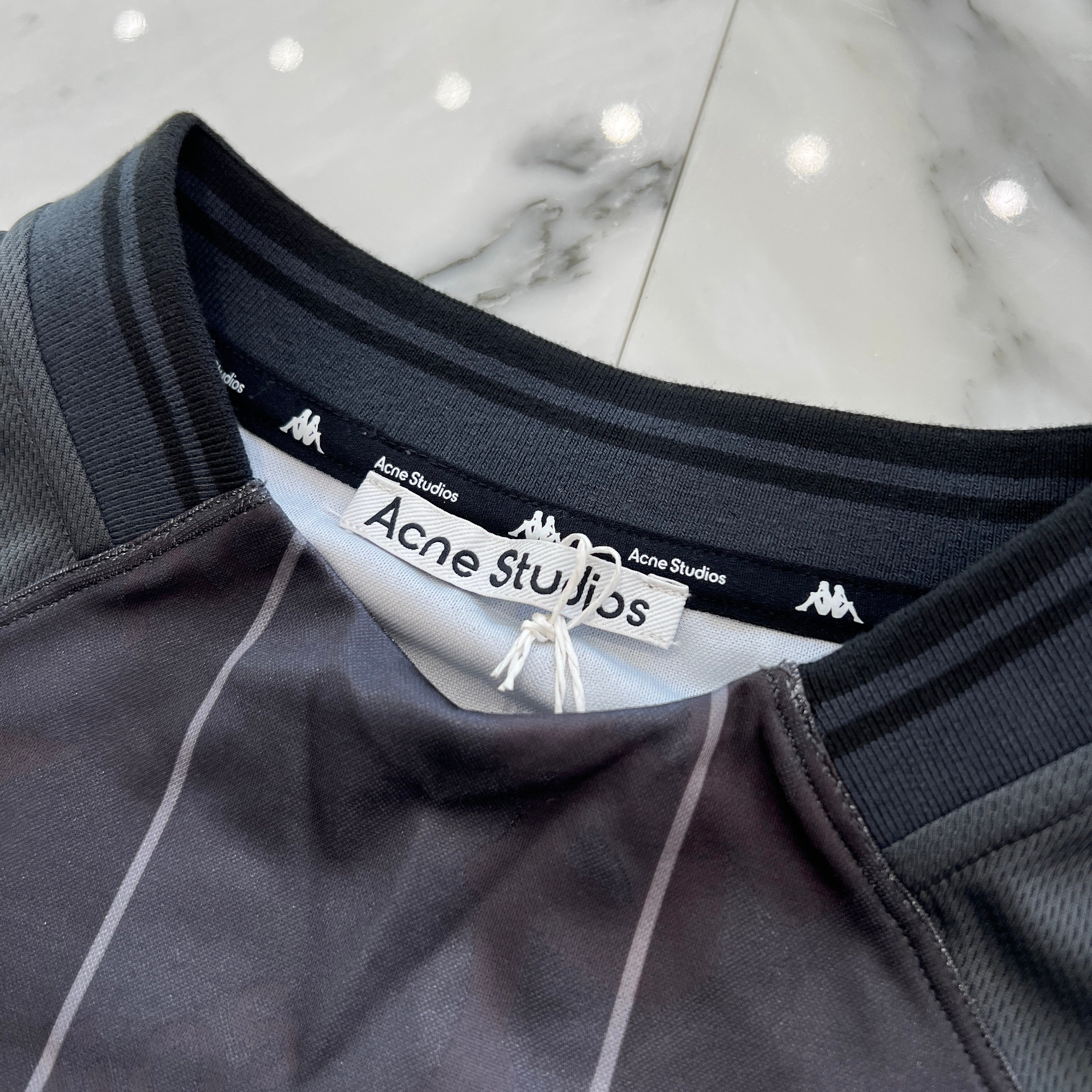 Acne studios サッカーシャツ Acne studios サッカーシャツ Acne Studios - ロゴTシャツ