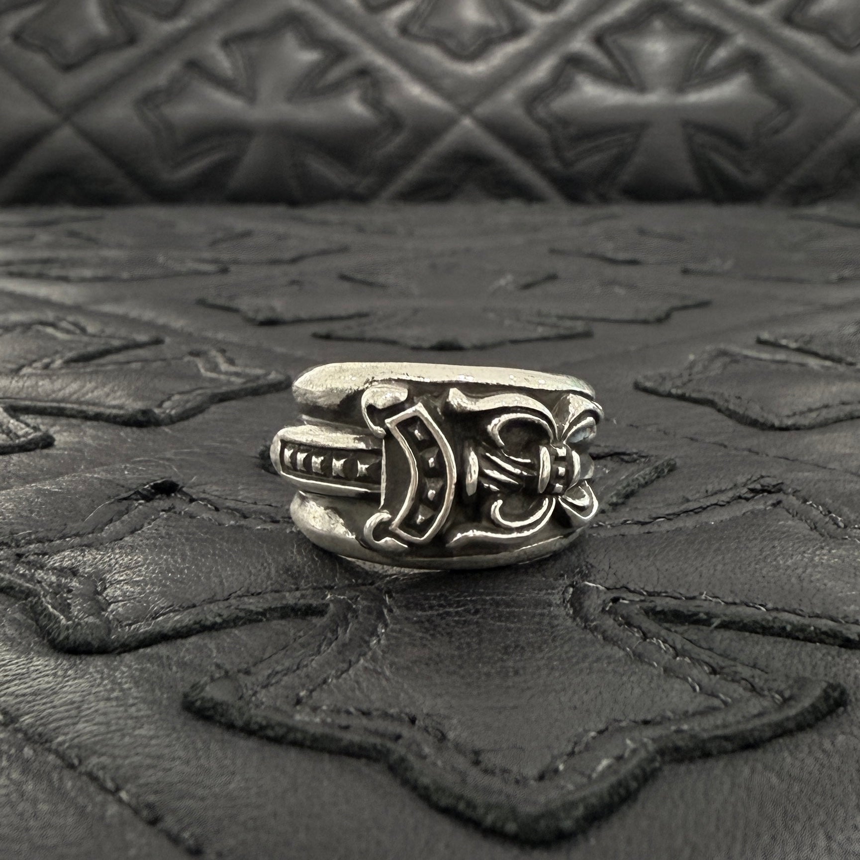 クロムハーツ ダガー リング 指輪 silver925 CHROME HEARTS シルバー 内径20mm位 クロムハーツ ダガーリング 17号 スターリングsv925 CHROME HEARTS