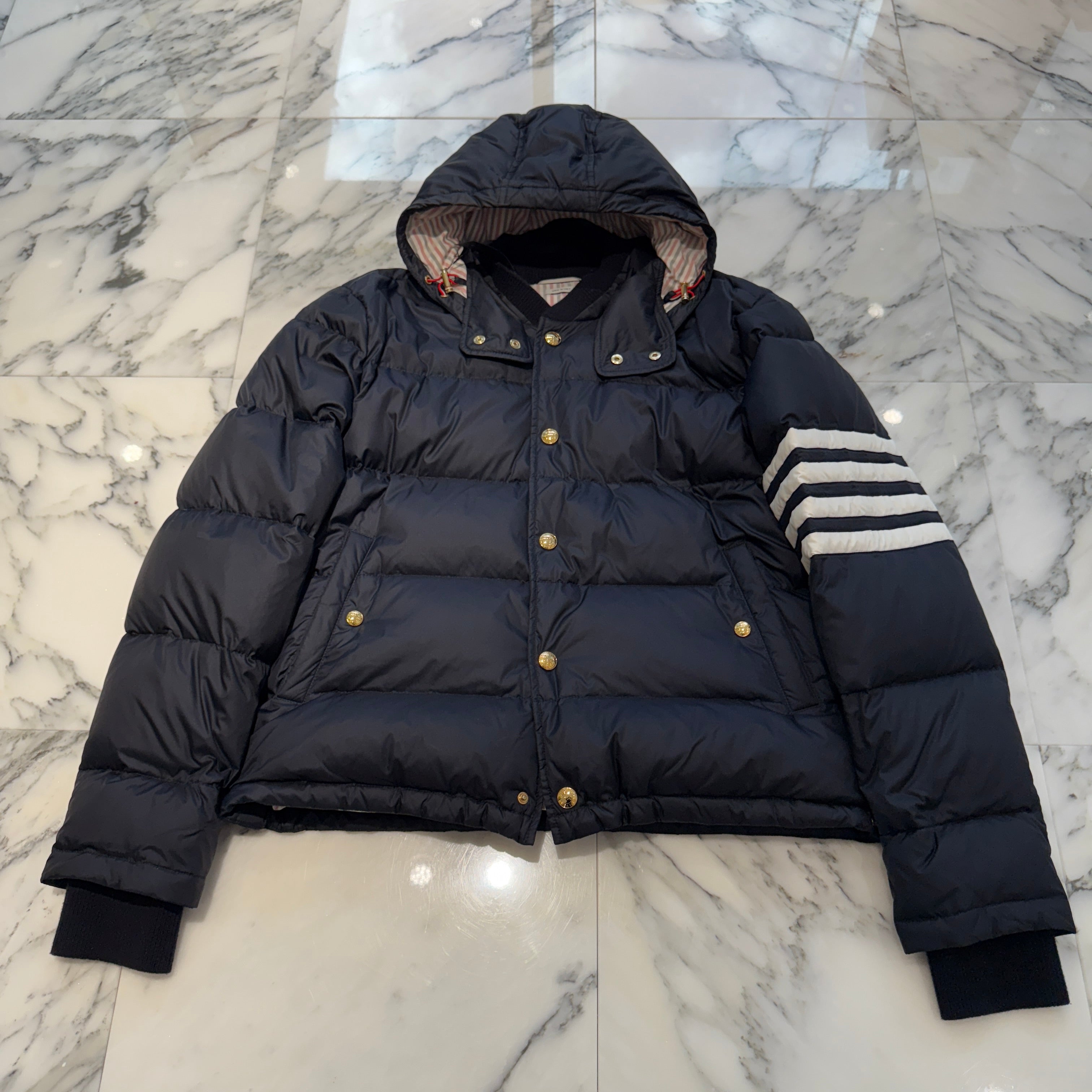 THOM BROWNE 2023AW DOWNFILLED 4 Bar Snap Front Down Jacket MJD061X-05411415 Size 3 トムブラウン ダウンフィルド 4バー スナップフロント ダウンジャケット サイズ3
