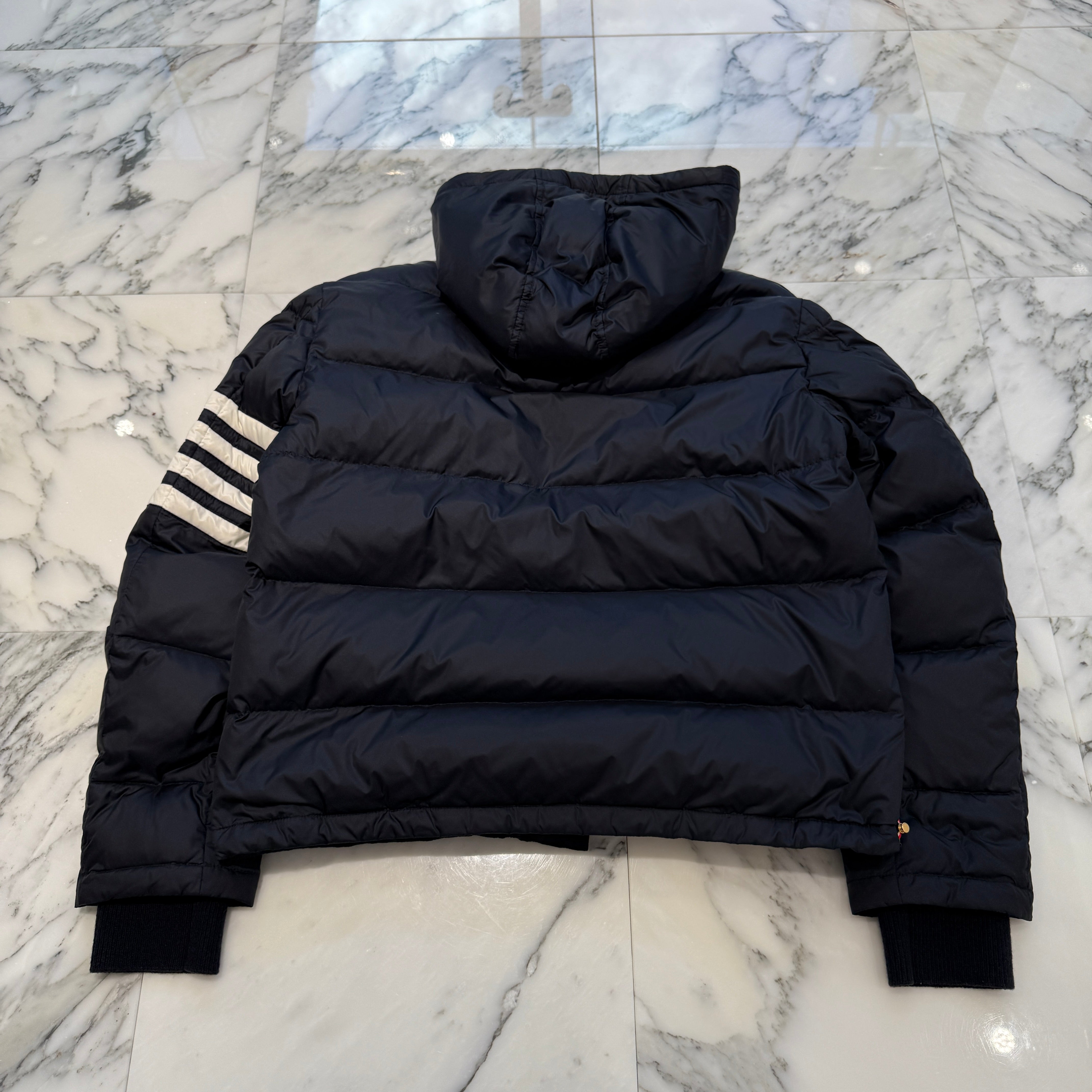 THOM BROWNE 2023AW DOWNFILLED 4 Bar Snap Front Down Jacket MJD061X-05411415 Size 3 トムブラウン ダウンフィルド 4バー スナップフロント ダウンジャケット サイズ3