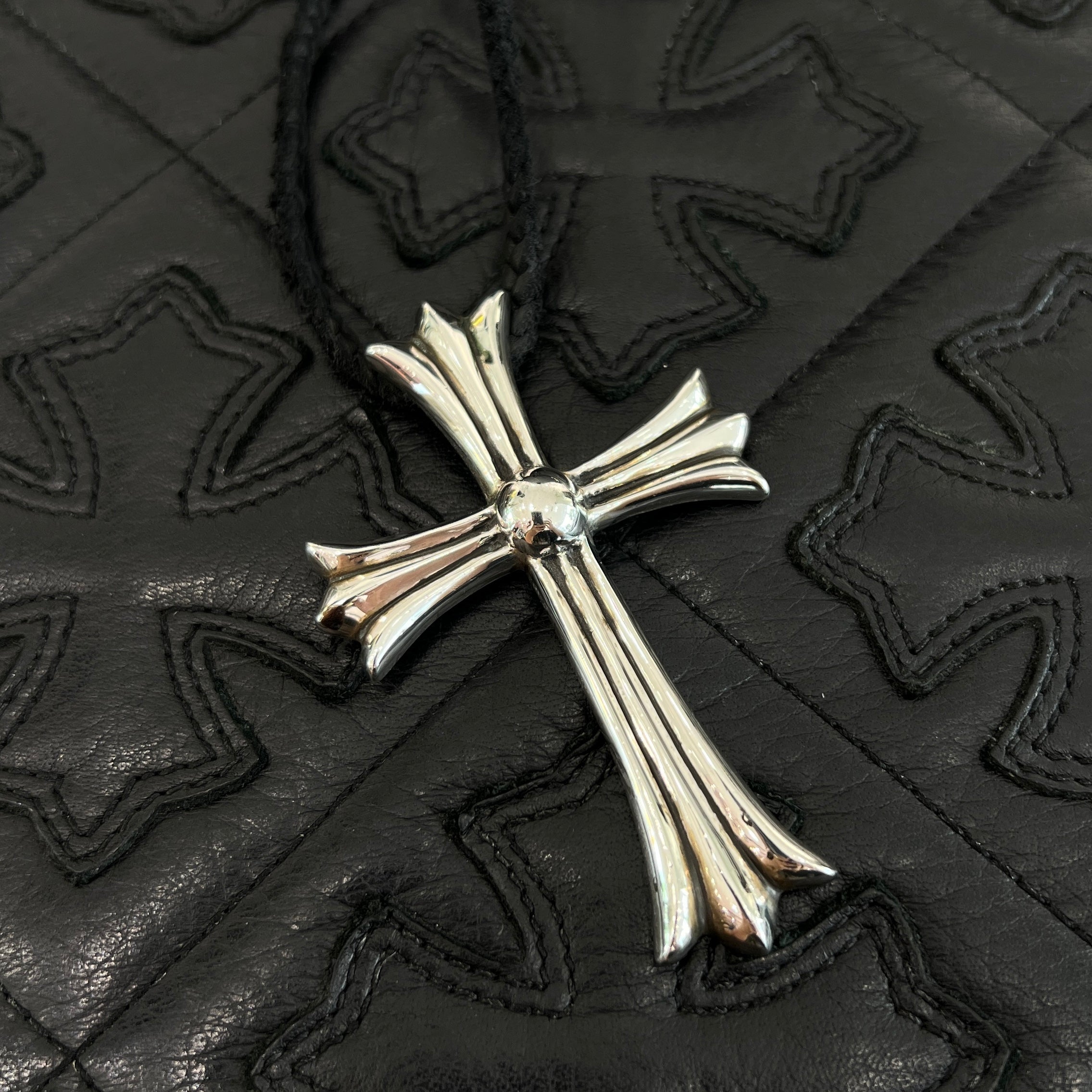 CHROME HEARTS Leather String Large Cross Pendant Top クロムハーツ レザー紐 ラージクロス ペンダントトップ