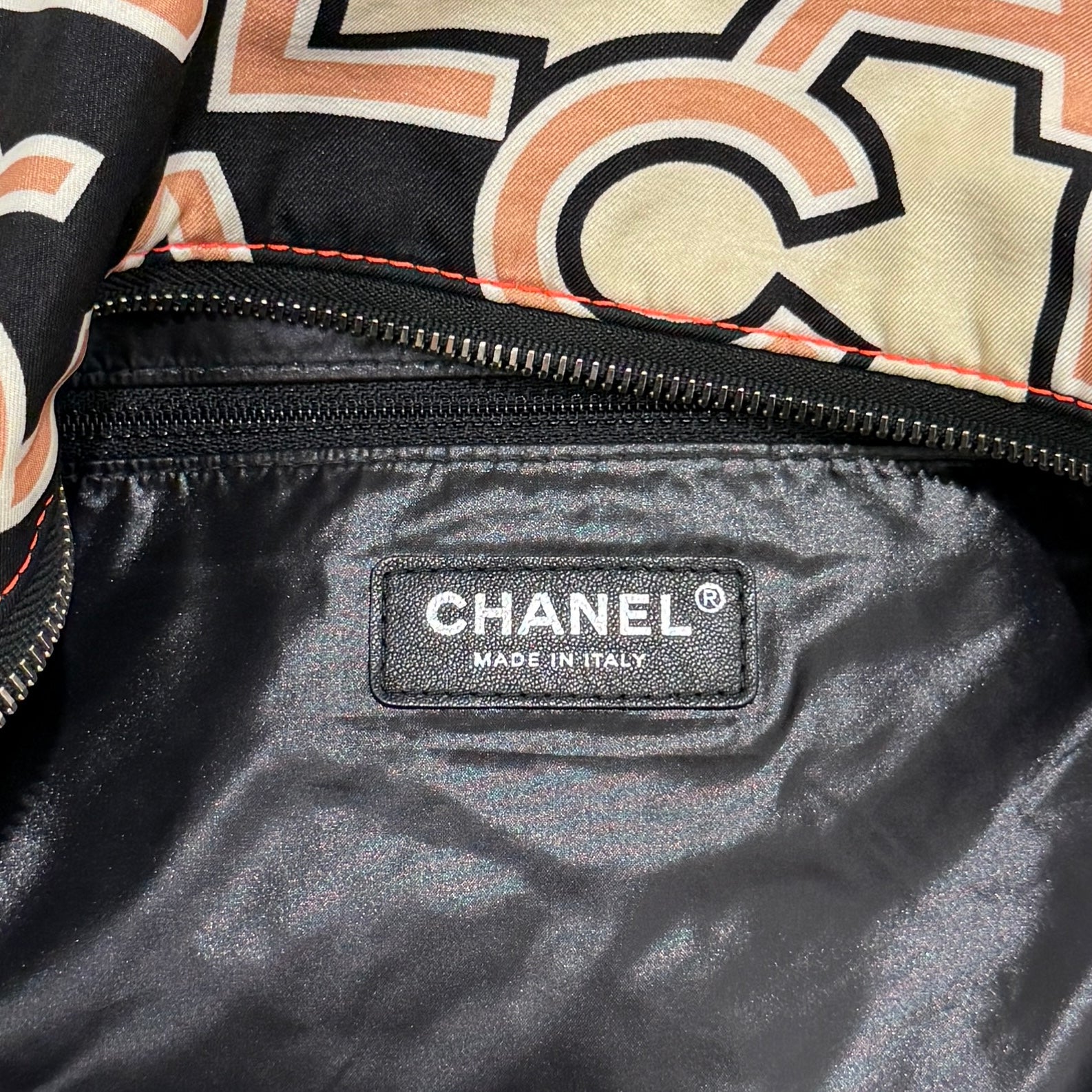 CHANEL MATELASSE Logo Design Pattern NEON Back Pack シャネル マトラッセ ロゴデザイン柄 ネオン バックパック