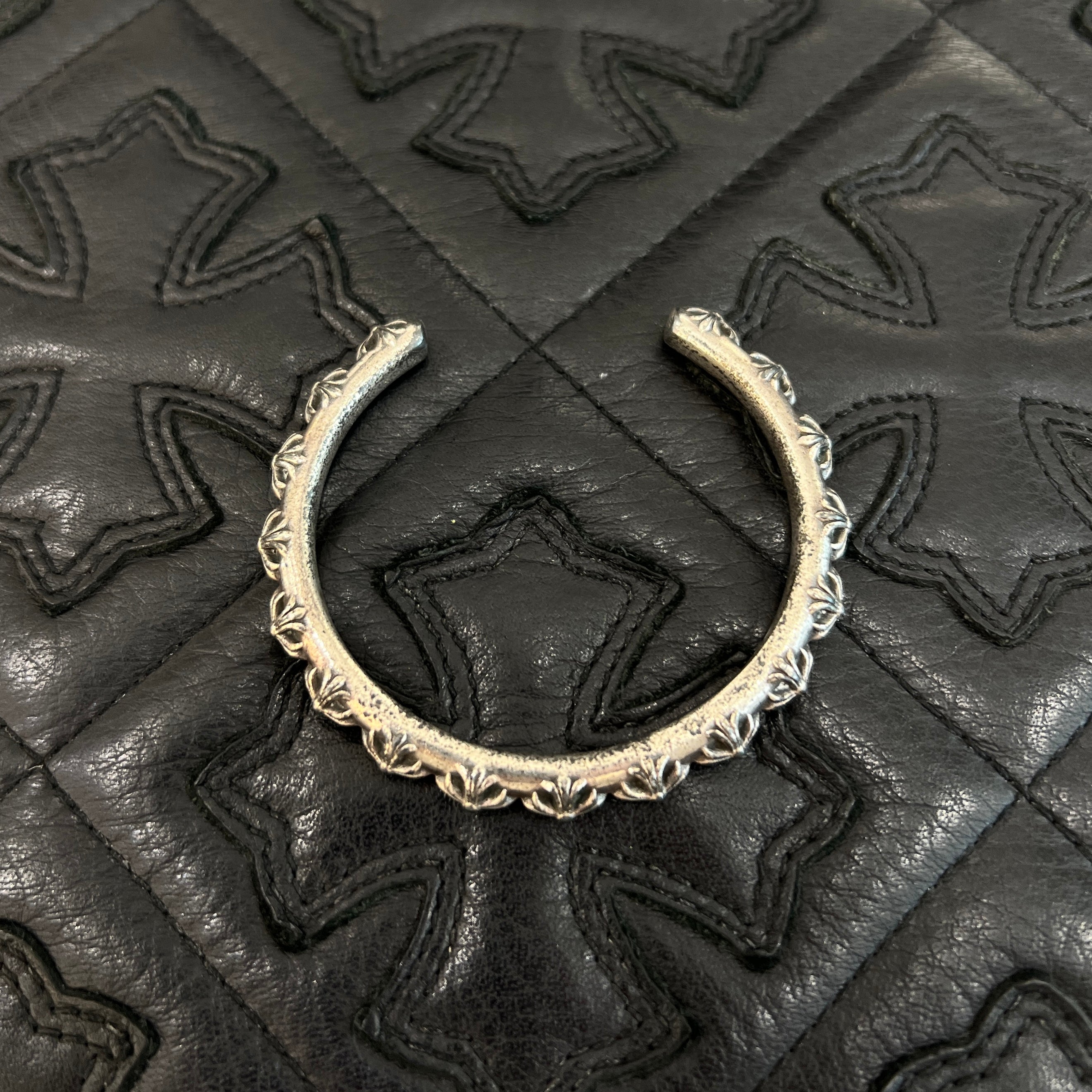 CHROME HEARTS CH Plus Cross Bangle クロムハーツ CHプラスクロス バングル シルバー925