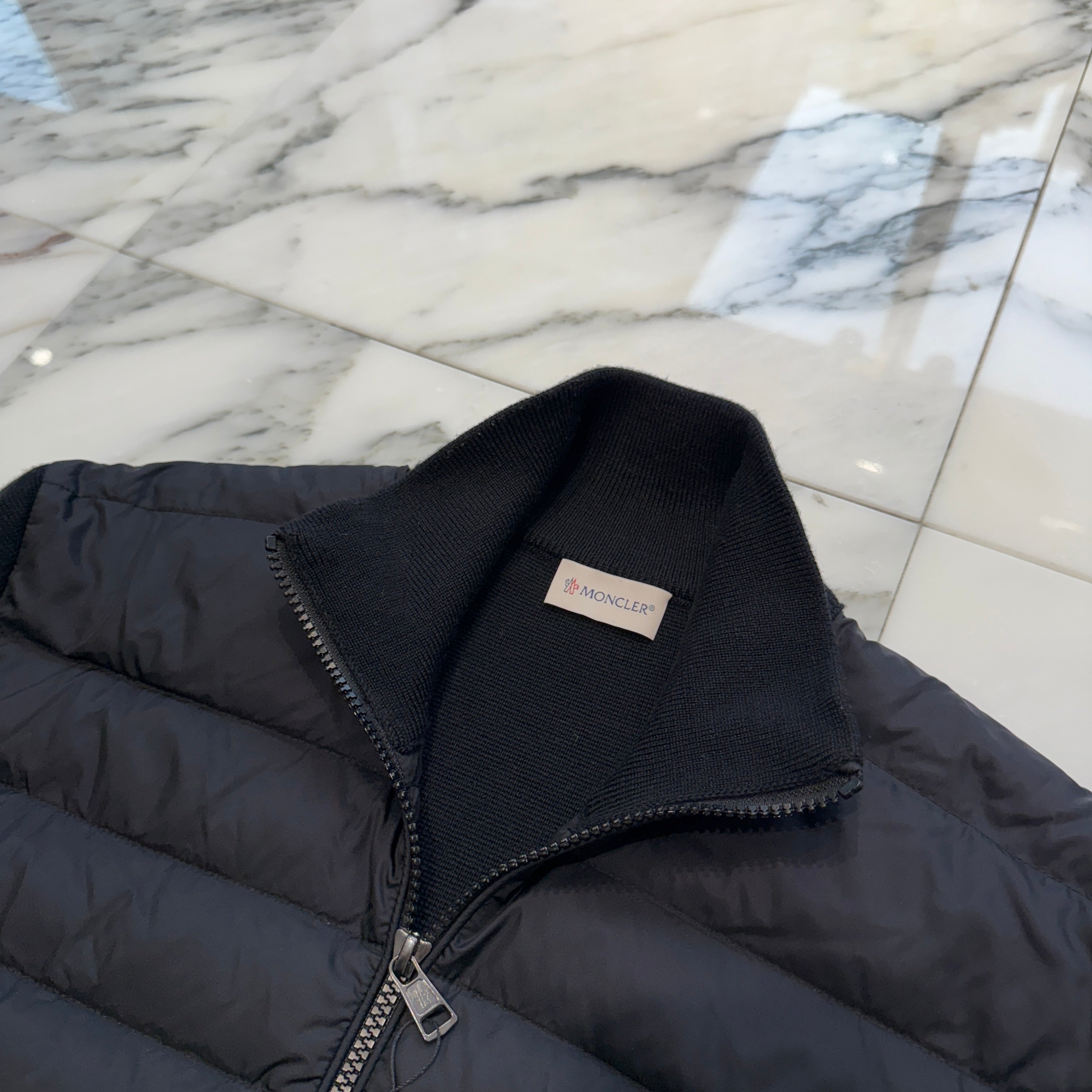 MONCLER MAGLIONE TRICOT CARDIGAN Knit Switching Down Jacket E20919412700 94666 Size M モンクレール MAGLIONE TRICOT CARDIGAN ニット切り替え ダウンジャケット サイズM