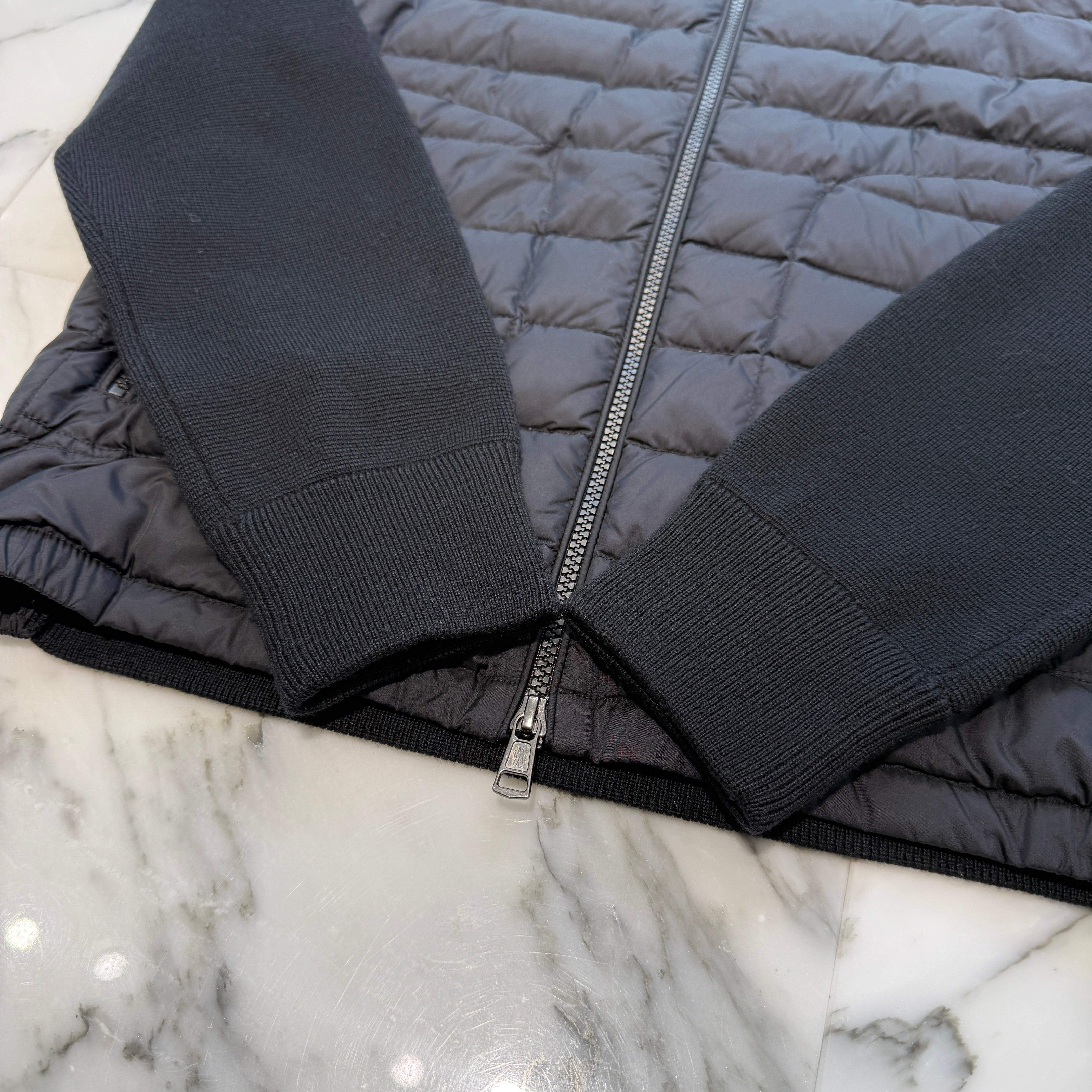 MONCLER MAGLIONE TRICOT CARDIGAN Knit Switching Down Jacket E20919412700 94666 Size M モンクレール MAGLIONE TRICOT CARDIGAN ニット切り替え ダウンジャケット サイズM