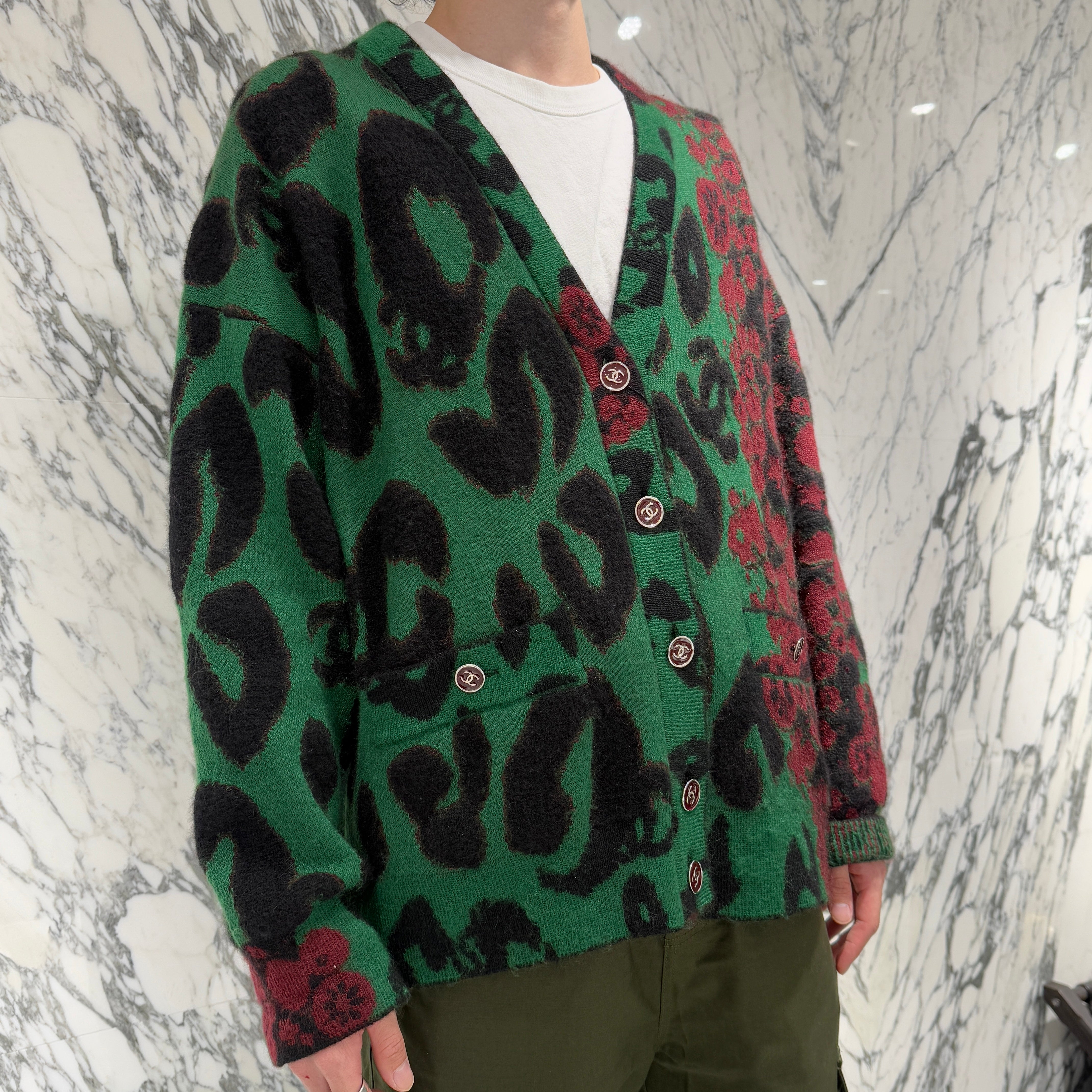 CHANEL 2023AW Coco Button Leopard Knit Cardigan P75362K10782 Size 50 シャネル ココマーク レオパード ニット カーディガン サイズ50