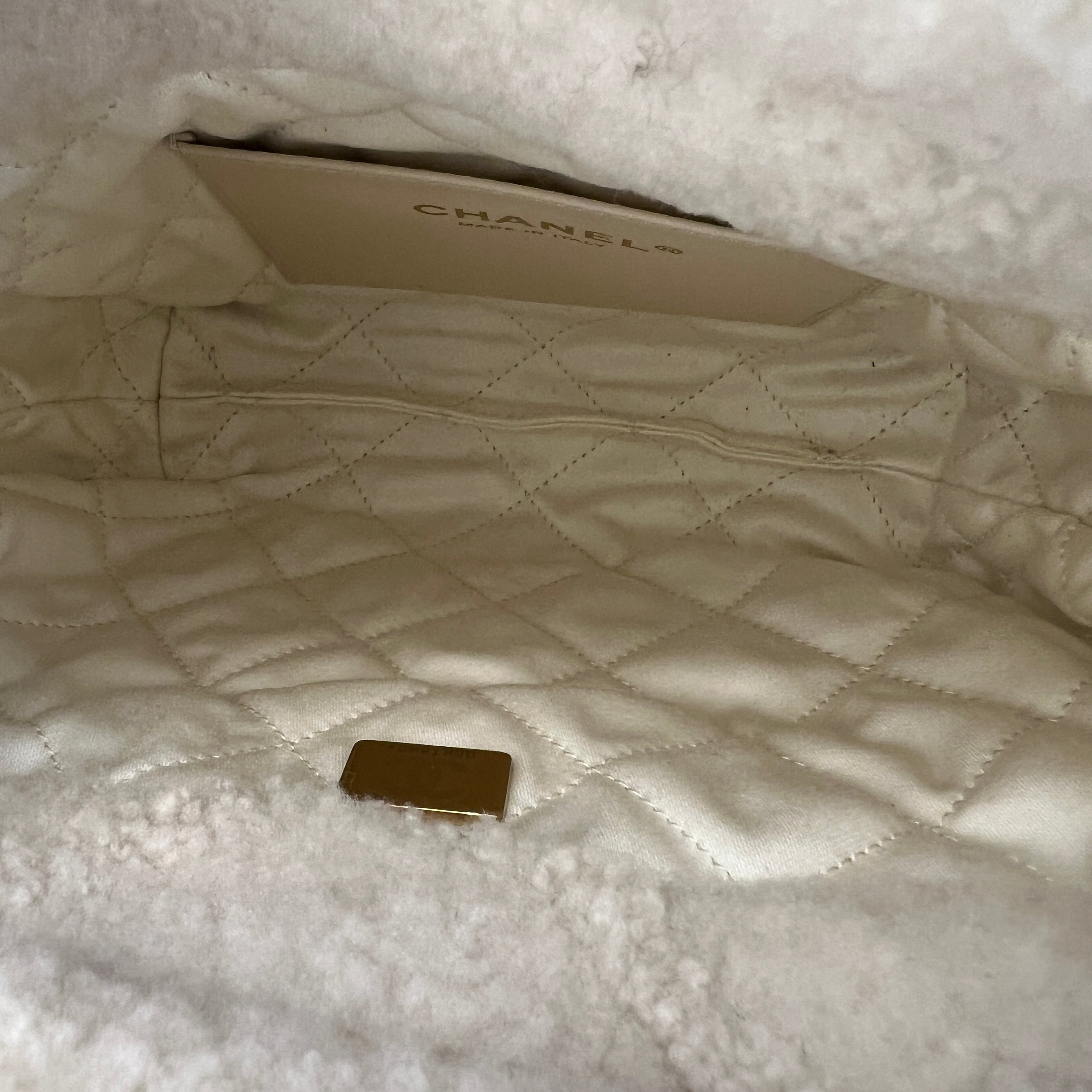 CHANEL 2024AW 24K Chanel 22 Mini Handbag In Shearling And Boa Bag シャネル 24K シャネル22 ミニハンドバッグ シアリング ボアバッグ