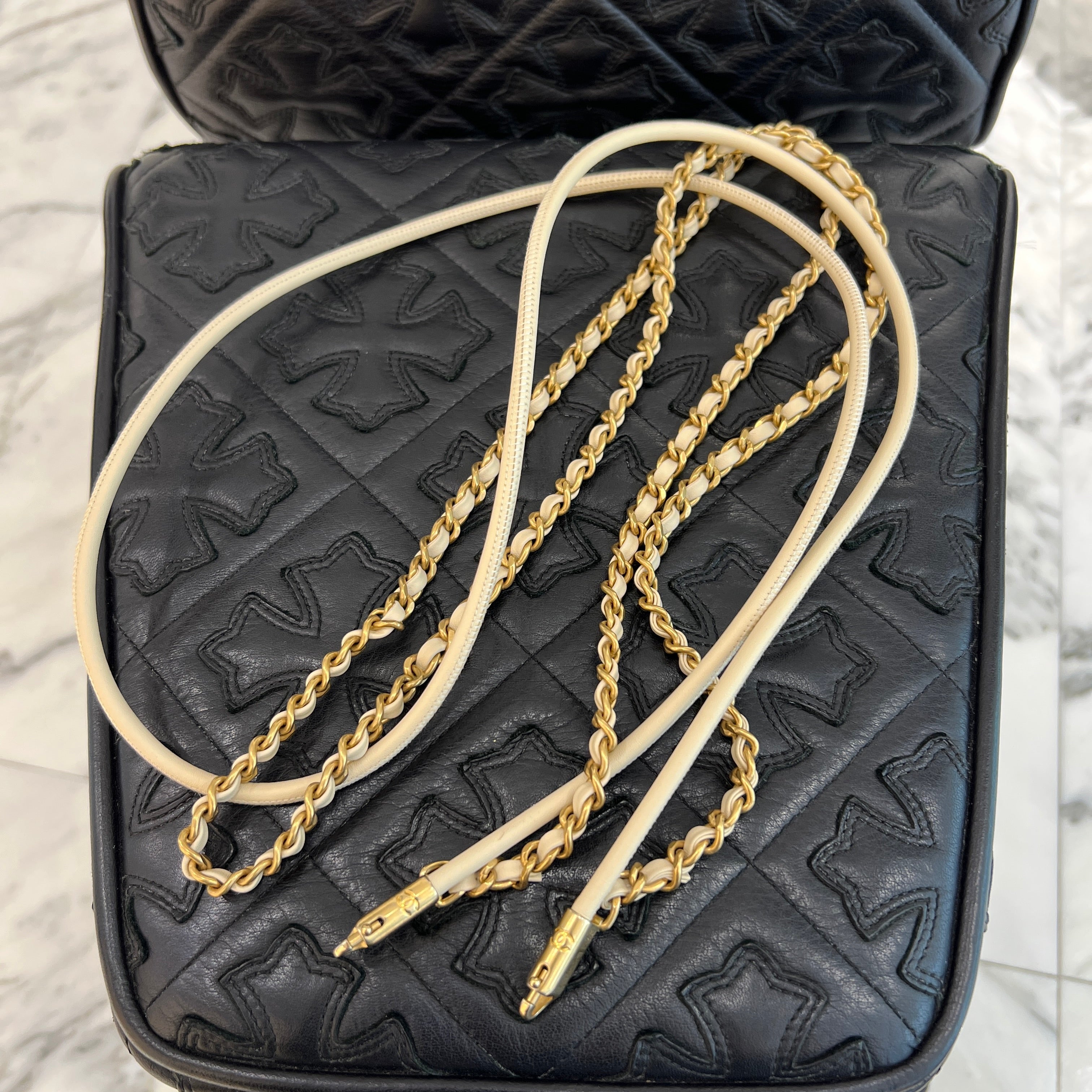 CHANEL 2024AW 24K Chanel 22 Mini Handbag In Shearling And Boa Bag シャネル 24K シャネル22 ミニハンドバッグ シアリング ボアバッグ