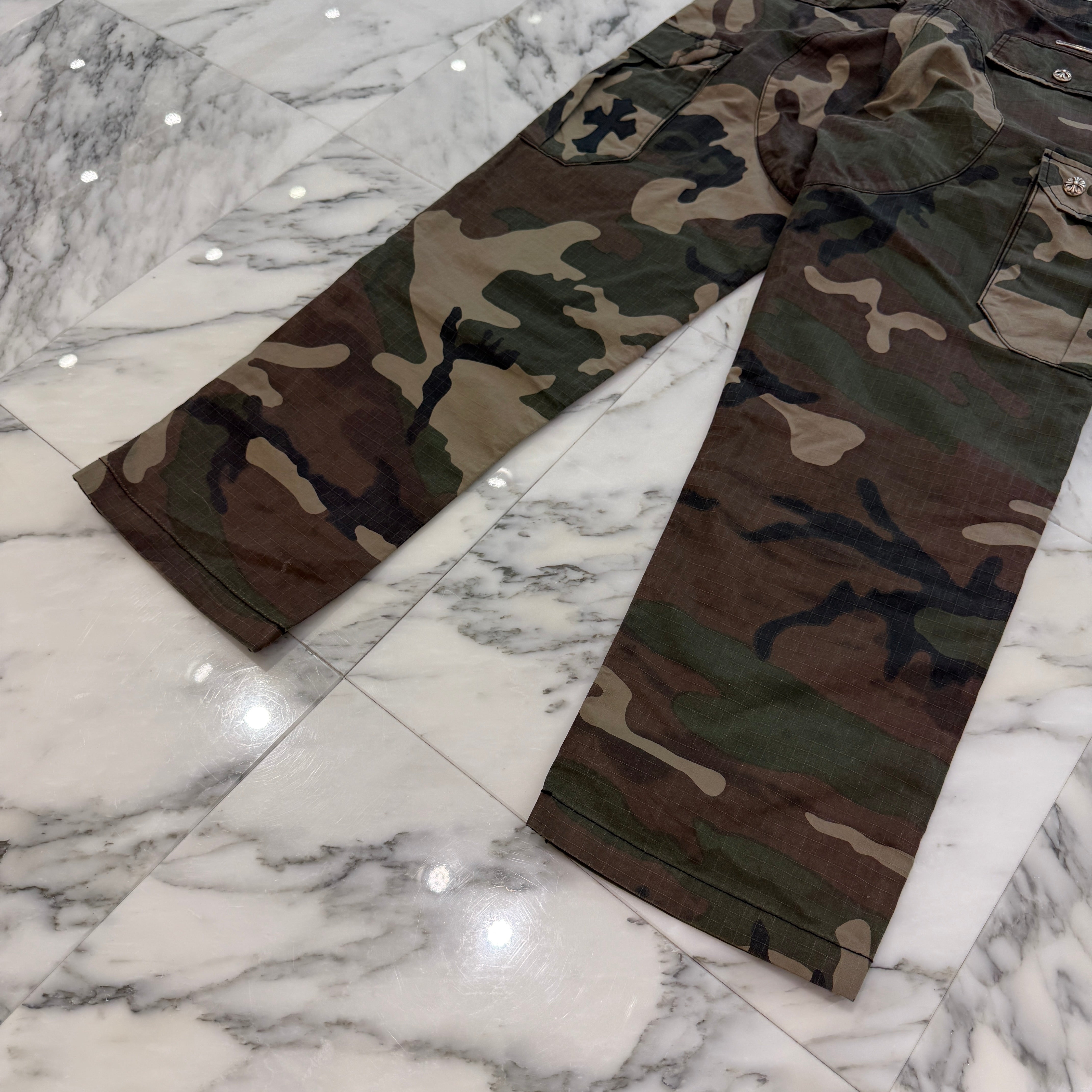 CHROME HEARTS Cross Ball Button Camo Cargo Pants Size 30 クロムハーツ クロスボールボタン カモ カーゴパンツ サイズ30