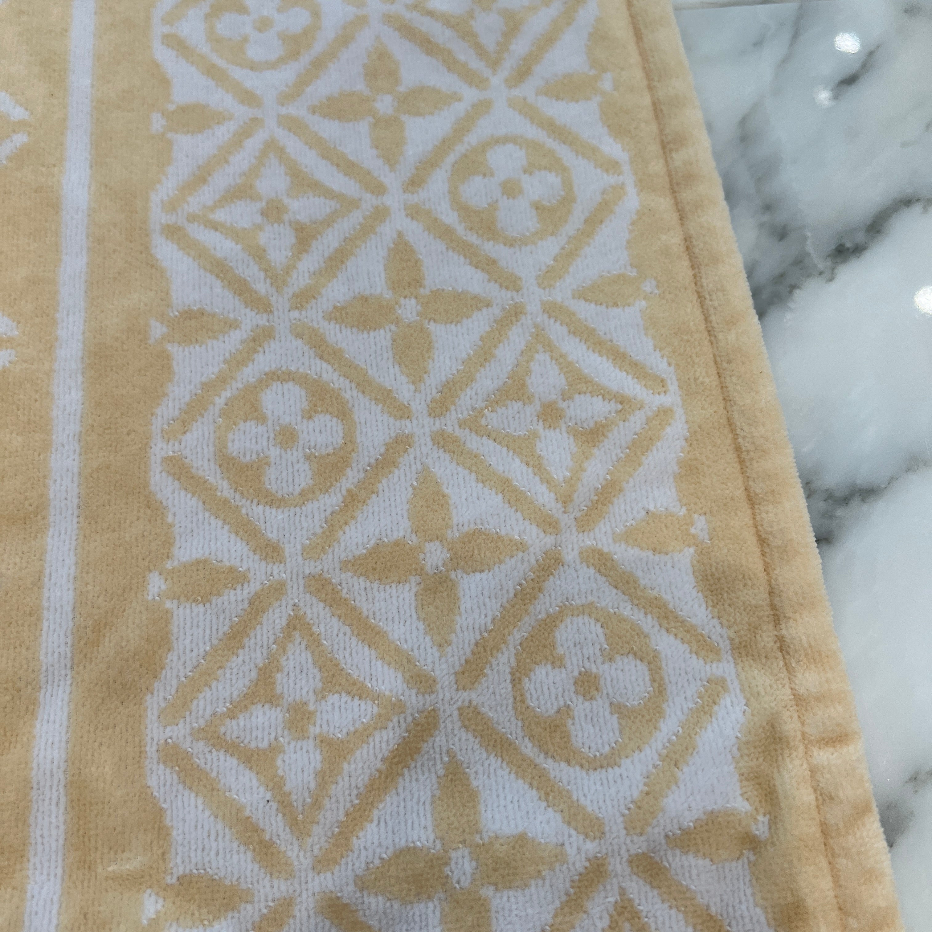 LOUIS VUITTON Monogram Beach Towel ルイヴィトン モノグラム