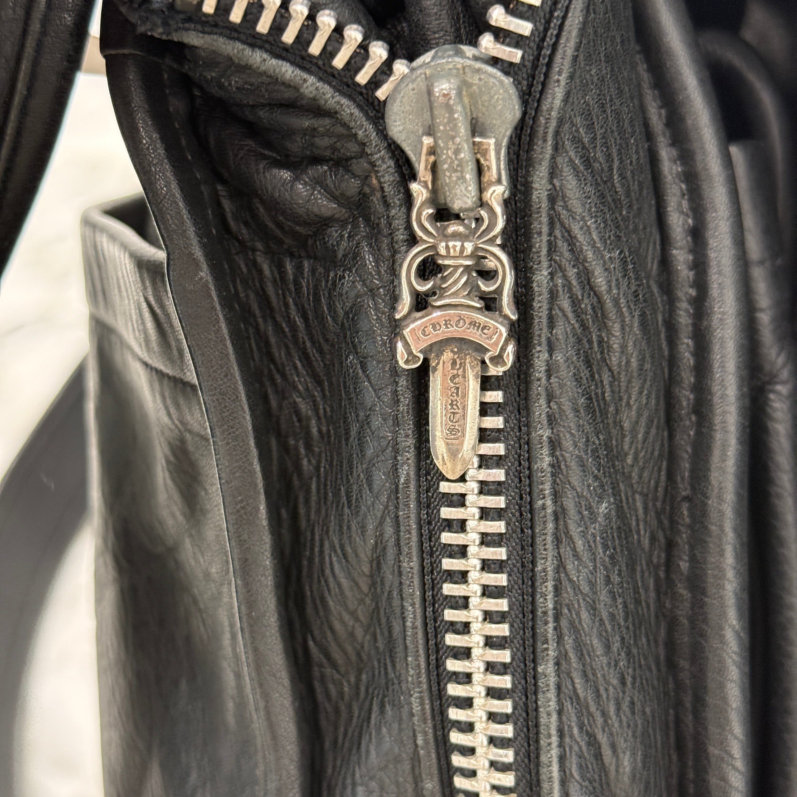 CHROME HEARTS Gunslinger Messenger Leather Shoulder Bag クロム