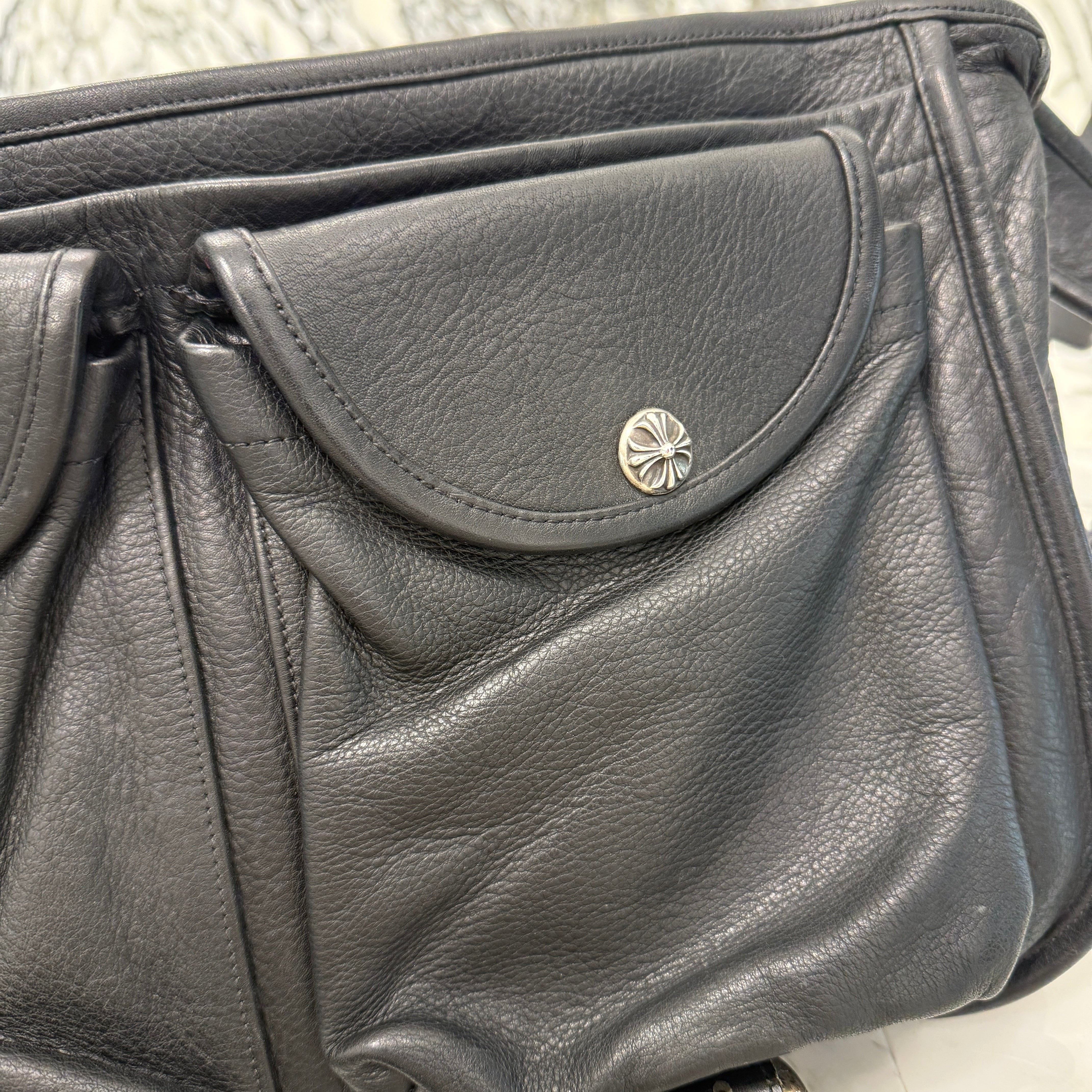 CHROME HEARTS Gunslinger Messenger Leather Shoulder Bag クロム