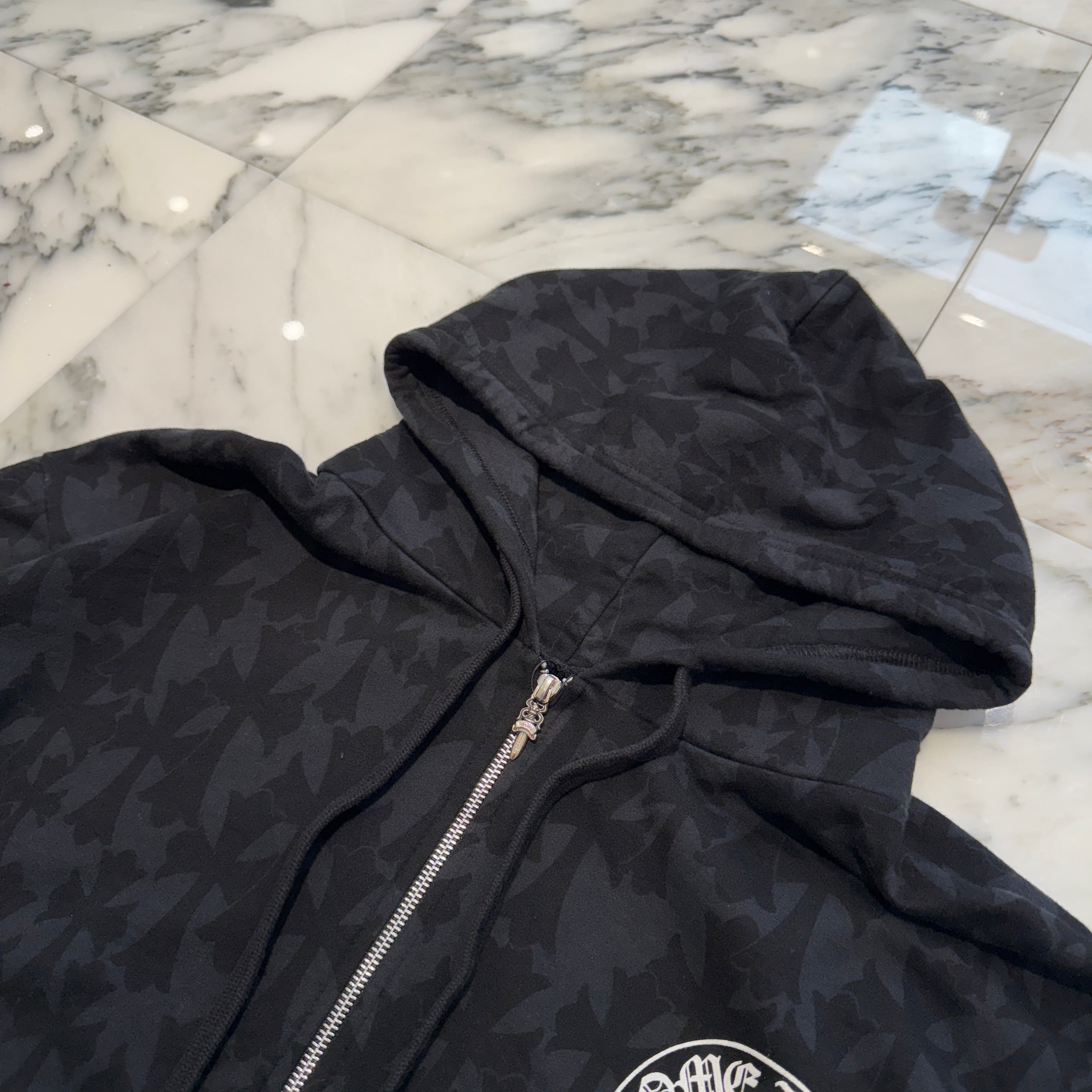 CHROME HEARTS 2024SS Graveyard Cemetery Cross Zip Up Hoodie Size XL クロムハーツ グレイブヤード セメタリークロス ジップアップ フーディ 総柄 サイズXL