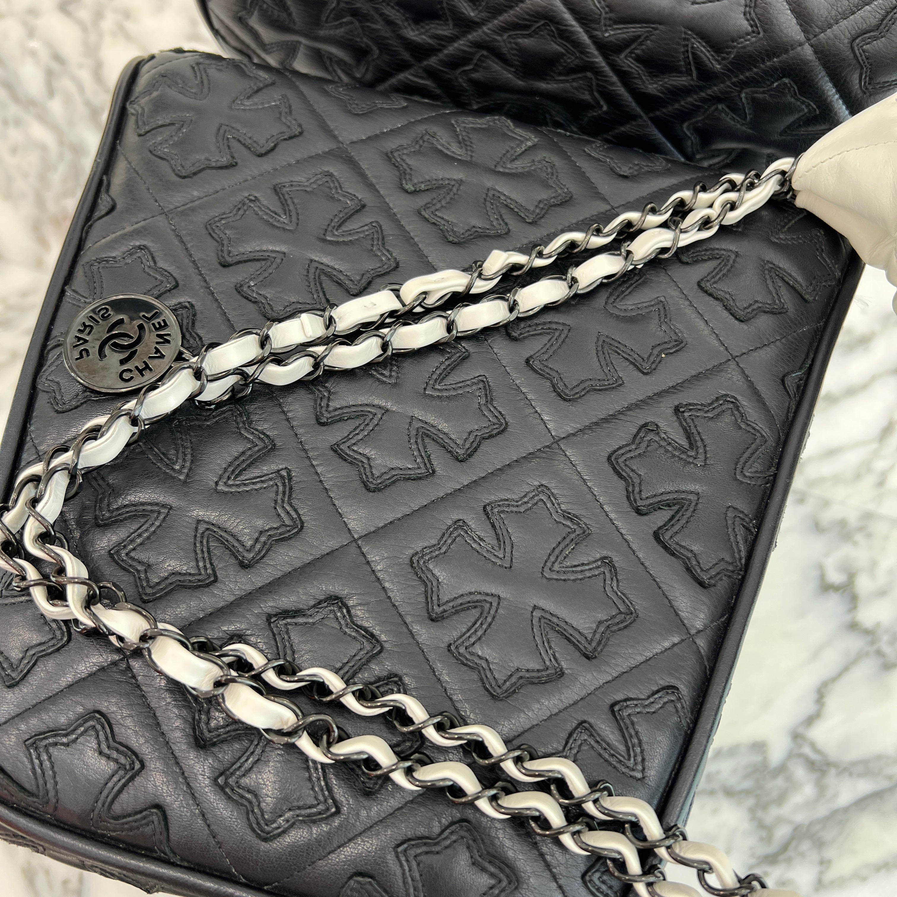 CHANEL 22 Small Shiny Calf Leather Chain Shoulder Bag シャネル 22 スモール シャイニーカーフスキン チェーン ショルダーバッグ