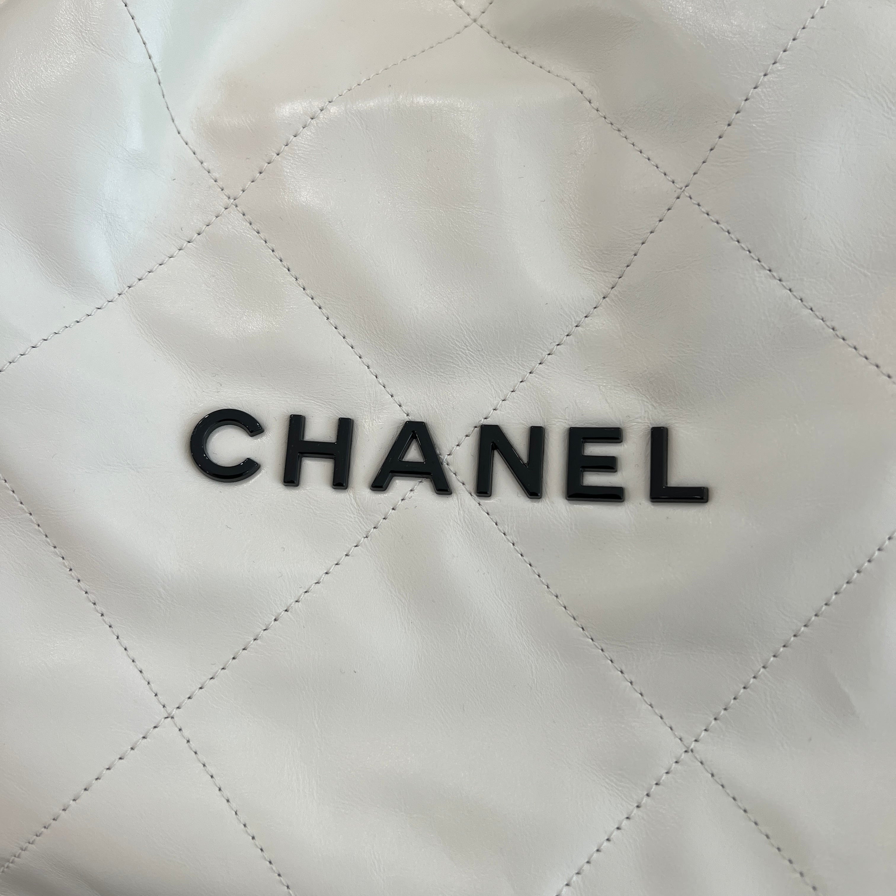 CHANEL 22 Small Shiny Calf Leather Chain Shoulder Bag シャネル 22 スモール シャイニーカーフスキン チェーン ショルダーバッグ