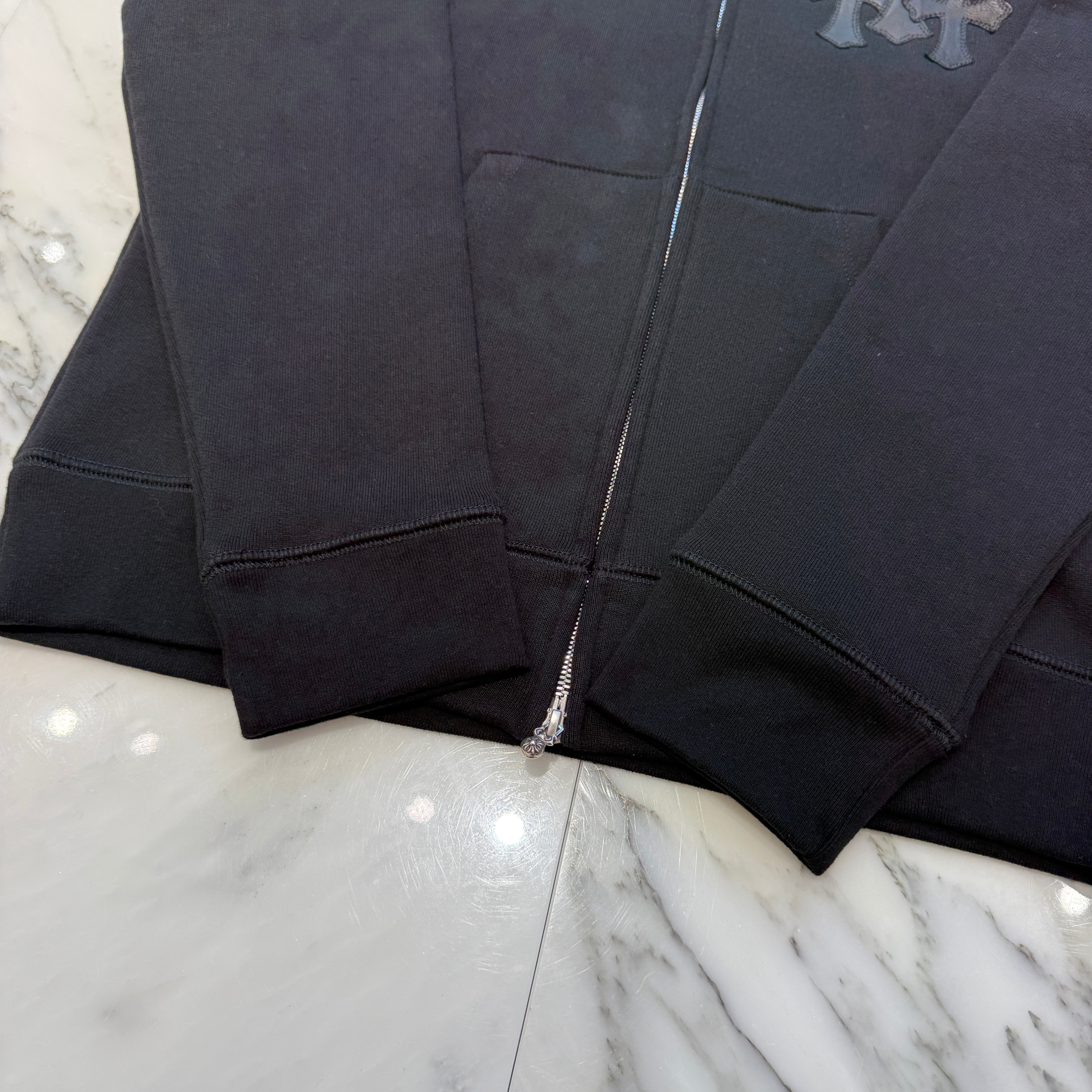 CHROME HEARTS Y NOT Cemetery Cross Leather Patch Zip Up Hoodie Size S クロムハーツ ワイノット セメタリークロスレザーパッチ ジップアップ フーディー サイズS