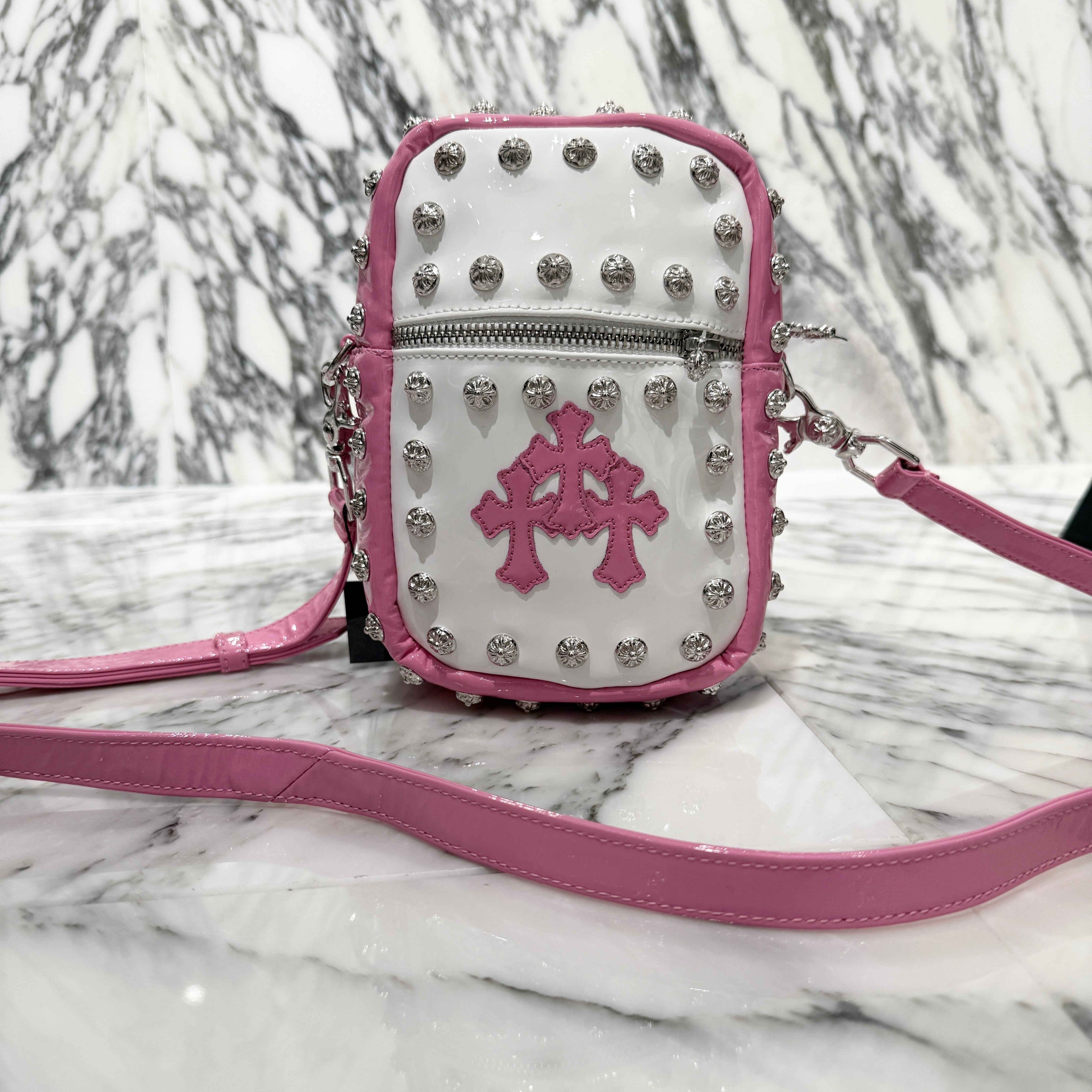 CHROME HEARTS TAKAMINI Cemetery Patent Leather Cross Patch CH Plus Studs Patent Leather Shoulder Bag クロムハーツ タカミニ セメタリーパテントレザーパッチ CHプラス スタッズ パテントレザー ショルダーバッグ