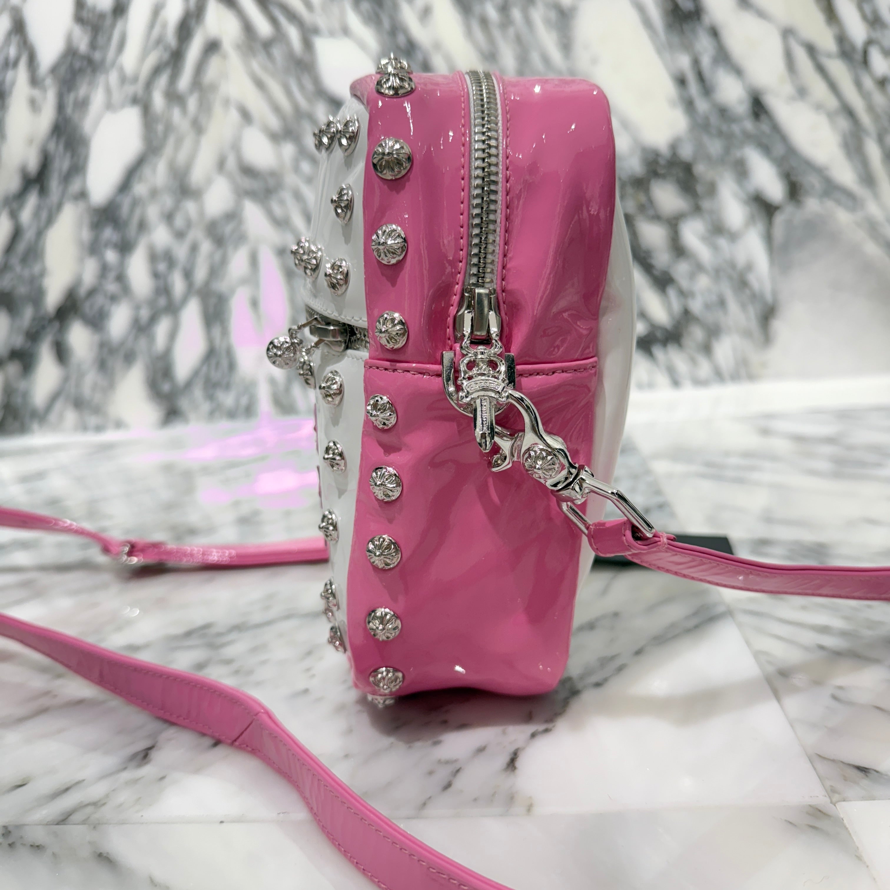 CHROME HEARTS TAKAMINI Cemetery Patent Leather Cross Patch CH Plus Studs Patent Leather Shoulder Bag クロムハーツ タカミニ セメタリーパテントレザーパッチ CHプラス スタッズ パテントレザー ショルダーバッグ