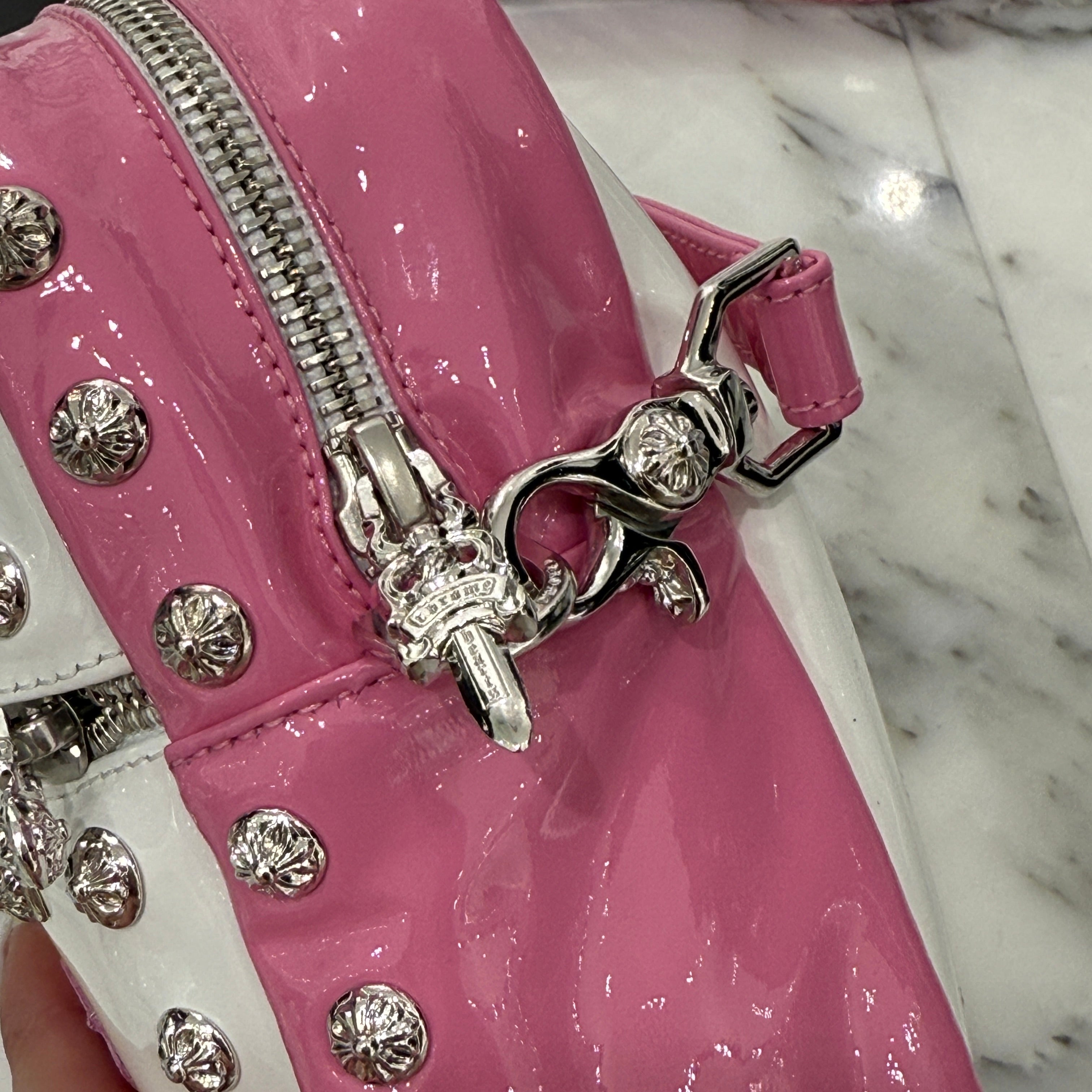 CHROME HEARTS TAKAMINI Cemetery Patent Leather Cross Patch CH Plus Studs Patent Leather Shoulder Bag クロムハーツ タカミニ セメタリーパテントレザーパッチ CHプラス スタッズ パテントレザー ショルダーバッグ