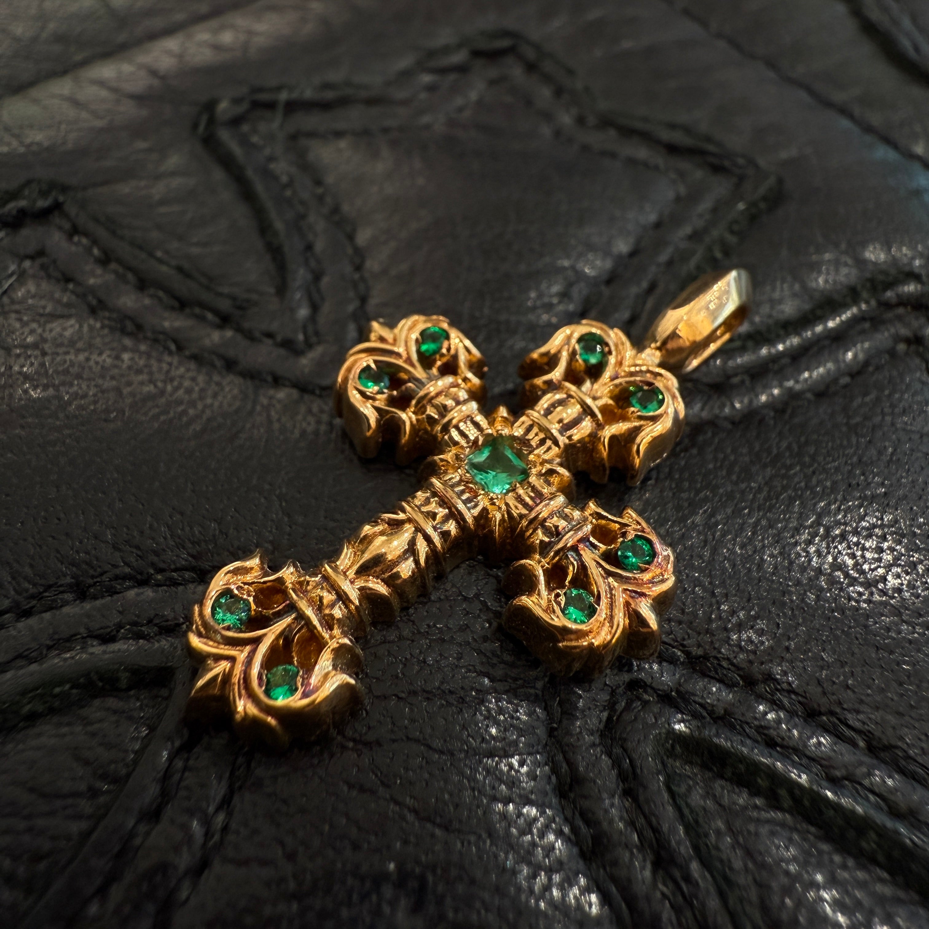 CHROME HEARTS 22K Tiny Filigree Cross Pave Emerald Pendent Top クロムハーツ 22K タイニー フィリグリークロス パヴェエメラルド ペンダント トップ