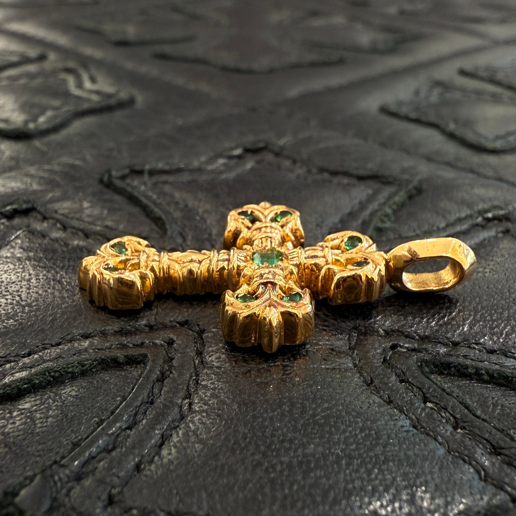 CHROME HEARTS 22K Tiny Filigree Cross Pave Emerald Pendent Top クロムハーツ 22K タイニー フィリグリークロス パヴェエメラルド ペンダント トップ