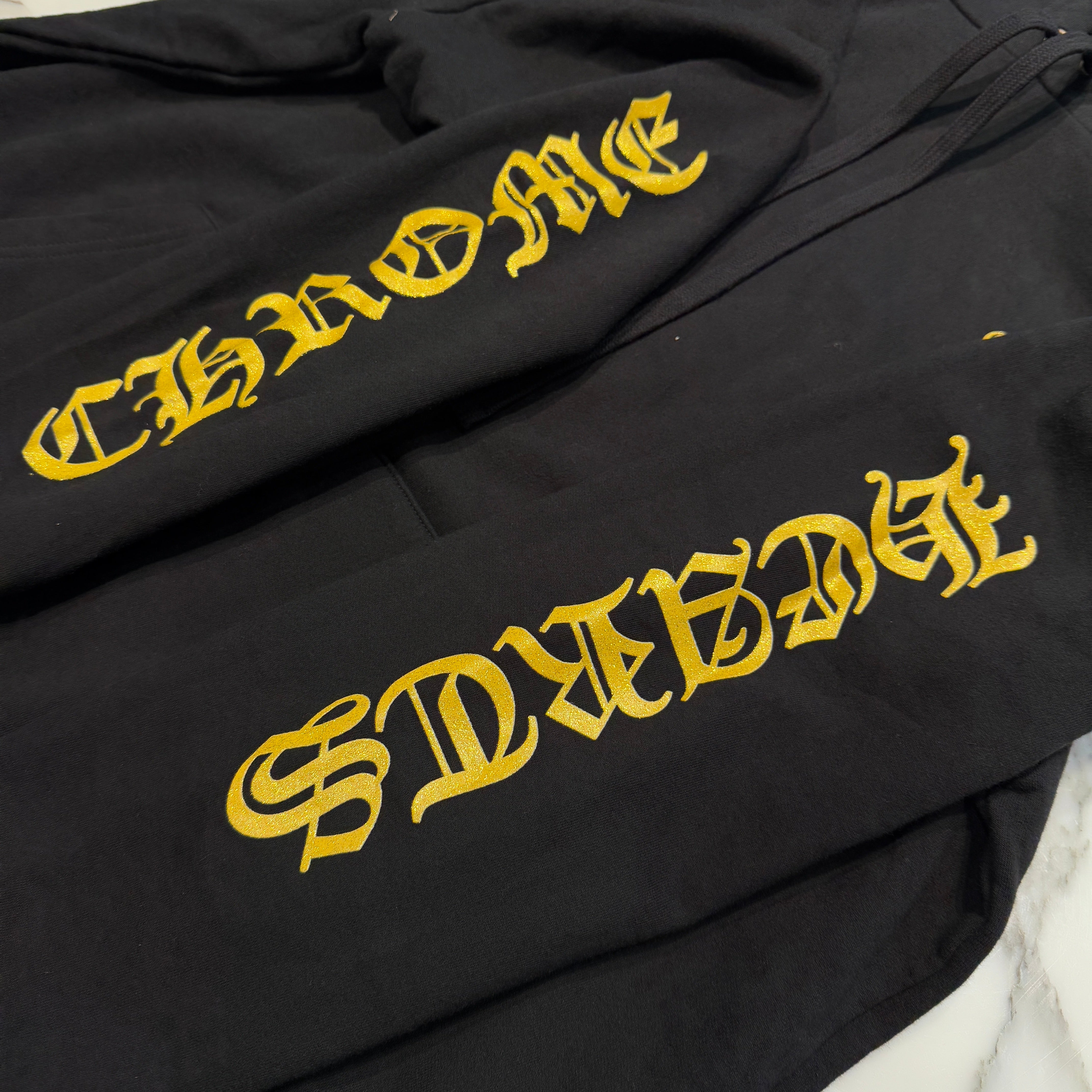 CHROME HEARTS 2024SS Online Limited Vertical Logo Gold Glitter Hoodie Size XL クロムハーツ オンライン限定 ヴァーティカルロゴ ゴールドグリッターフーディ サイズXL