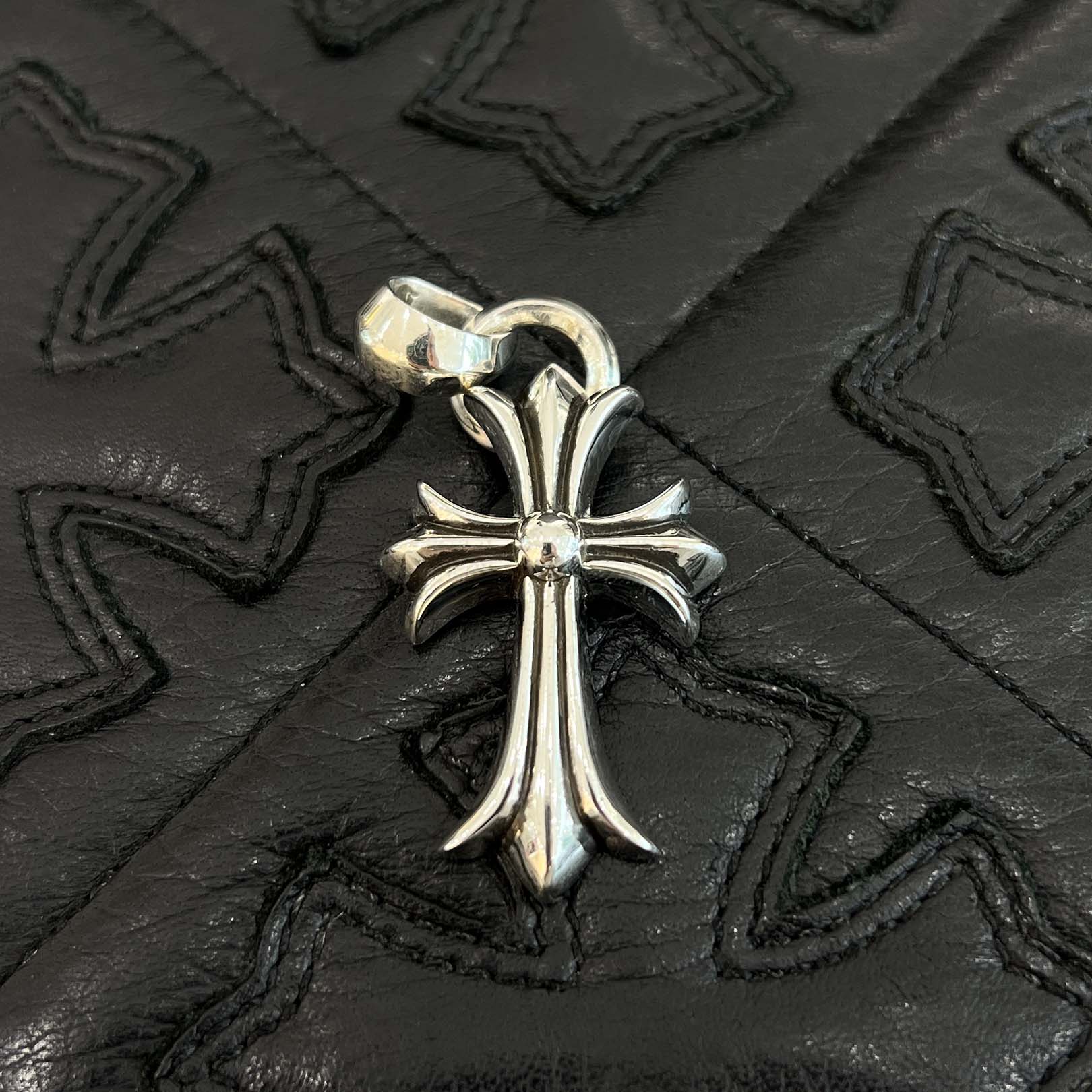 CHROME HEARTS Small CH Cross Pendant With Bail クロムハーツ スモール CHクロス ペンダント ウィズ ベイル シルバー925