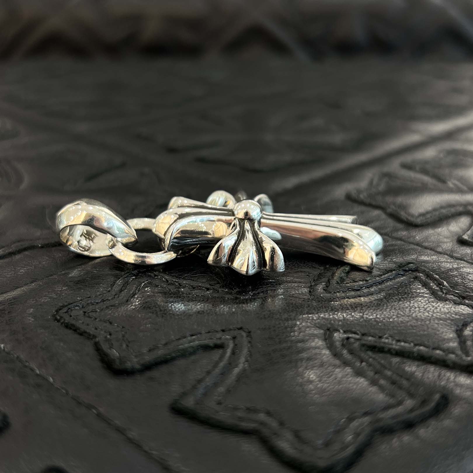 CHROME HEARTS Small CH Cross Pendant With Bail クロムハーツ スモール CHクロス ペンダント ウィズ ベイル シルバー925
