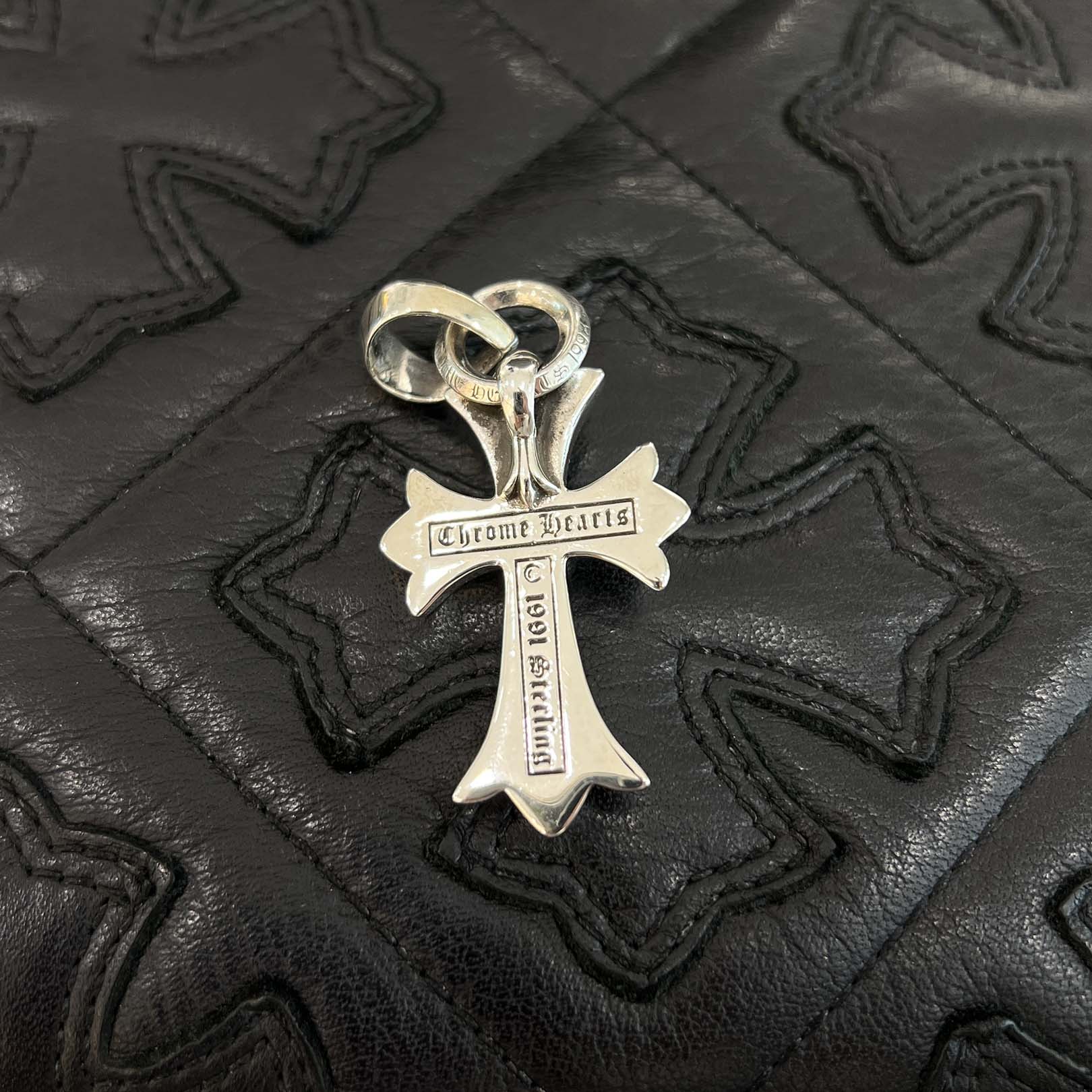 CHROME HEARTS Small CH Cross Pendant With Bail クロムハーツ スモール CHクロス ペンダント ウィズ ベイル シルバー925