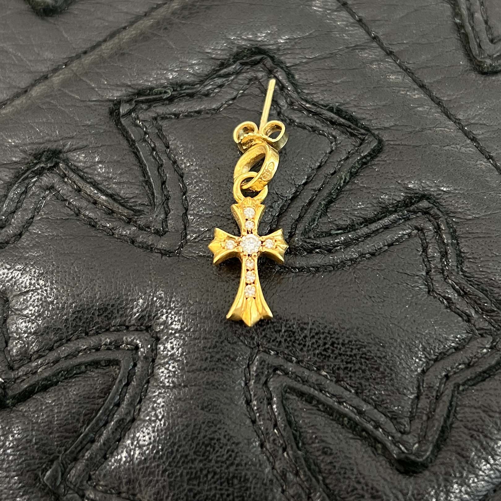 CHROME HEARTS 22K BABY FAT CROSS Earring Pave Diamond クロムハーツ 22K ベイビーファットクロス ピアス パヴェダイヤモンド