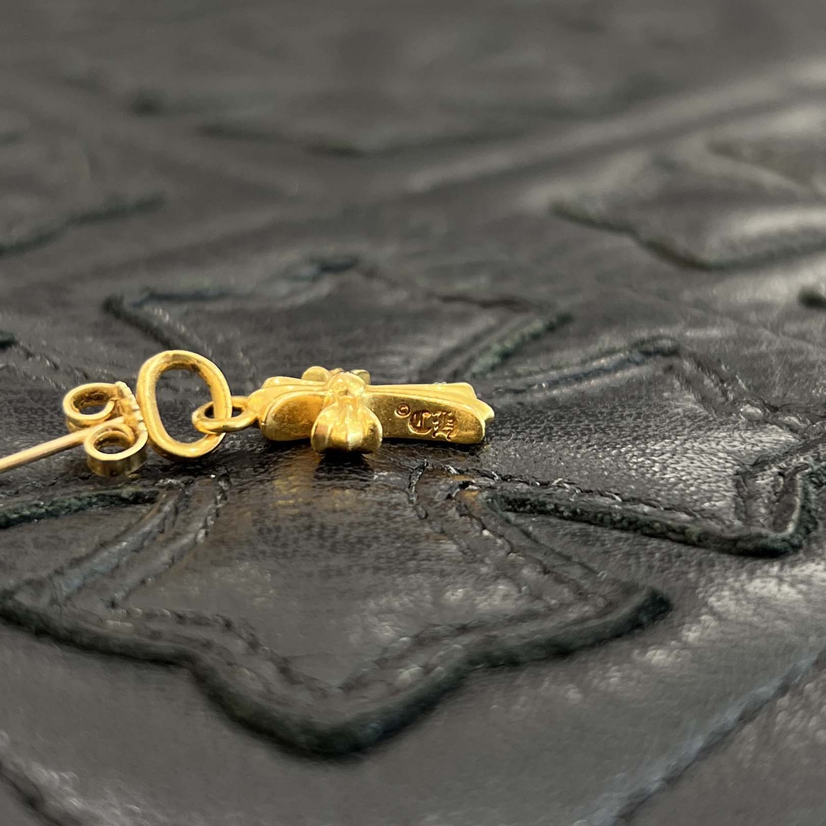 CHROME HEARTS 22K BABY FAT CROSS Earring Pave Diamond クロムハーツ 22K ベイビーファットクロス ピアス パヴェダイヤモンド