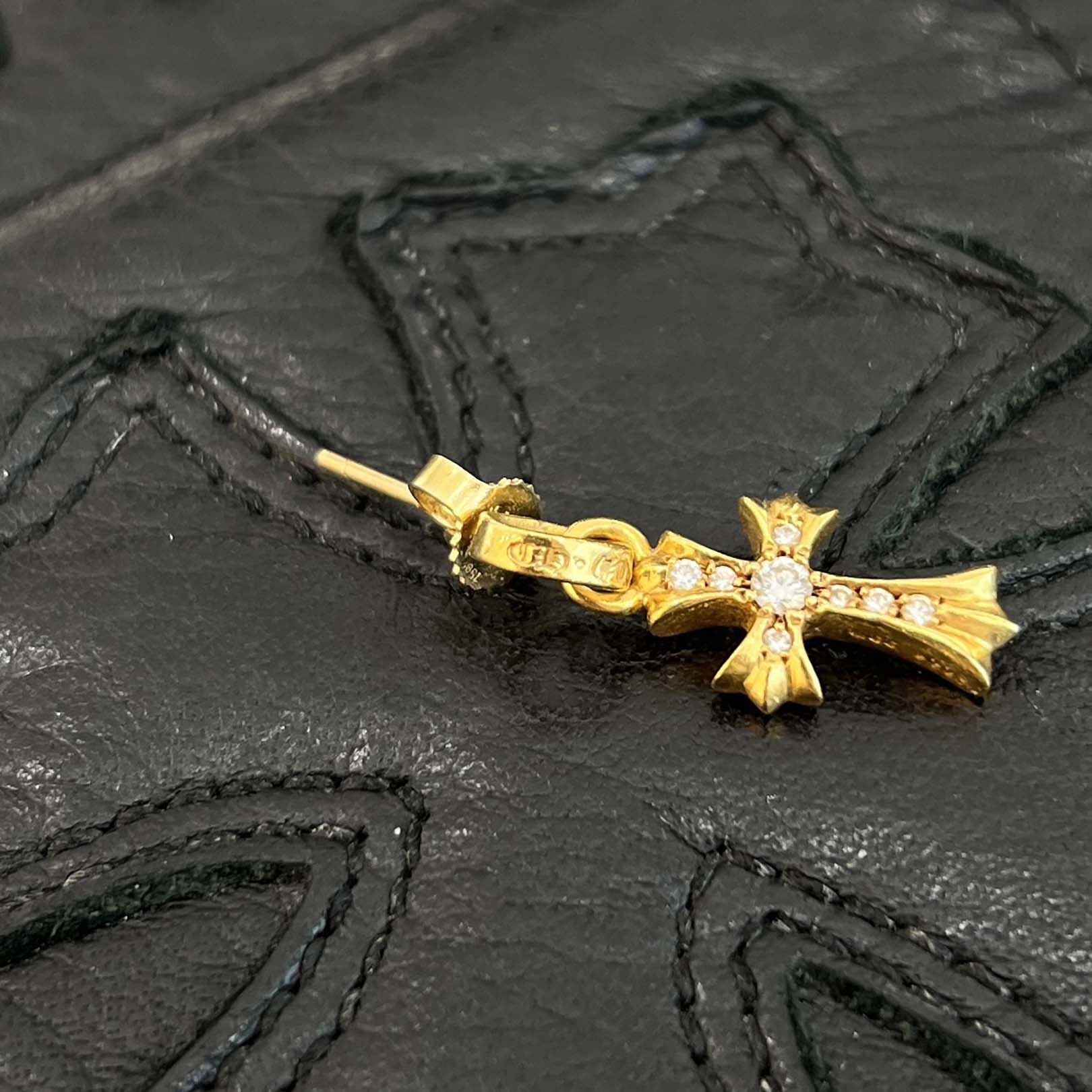 CHROME HEARTS 22K BABY FAT CROSS Earring Pave Diamond クロムハーツ 22K ベイビーファットクロス ピアス パヴェダイヤモンド