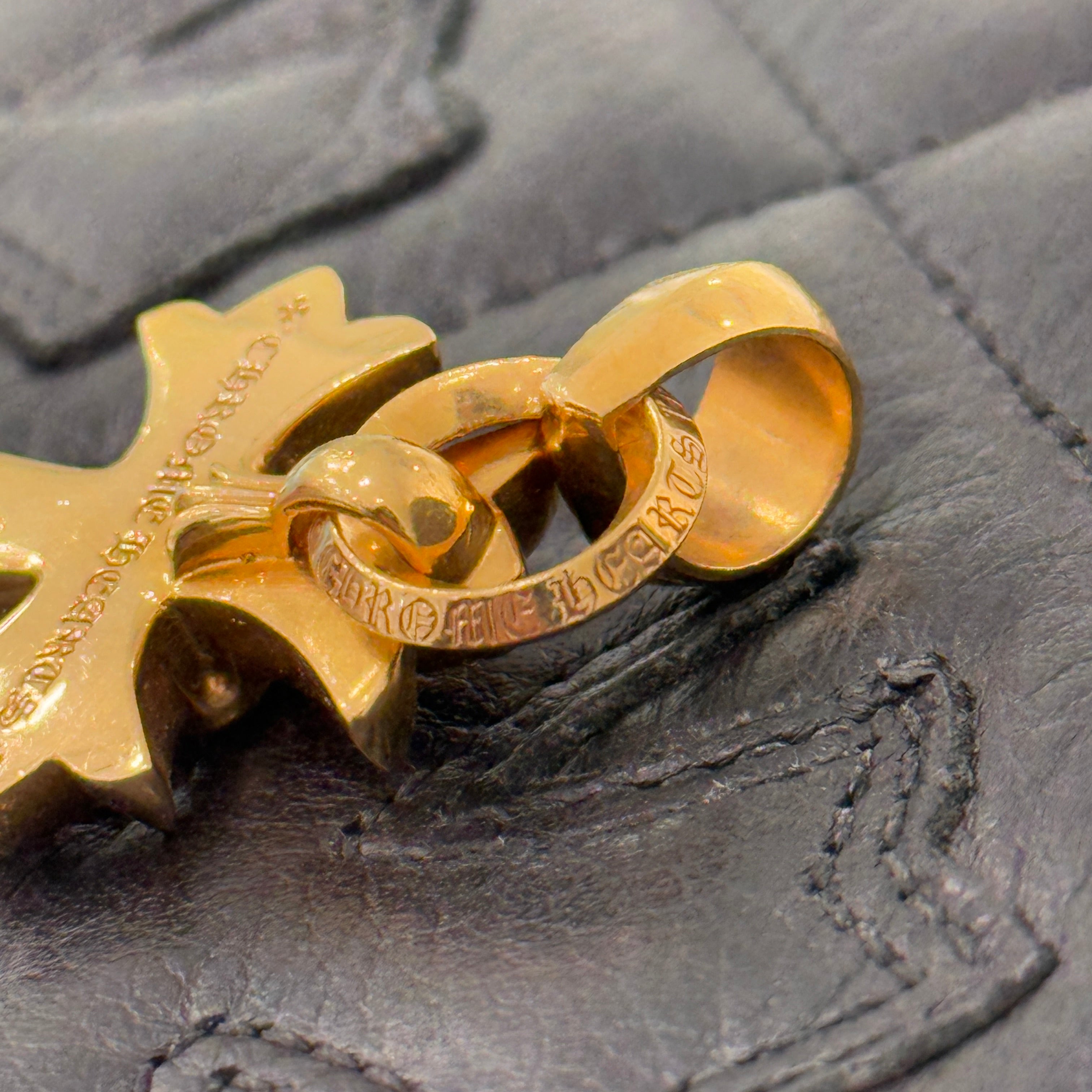 CHROME HEARTS 22K Small CH Cross Heart Pave Diamond Gold Necklace Top クロムハーツ 22K スモールCHクロスハートパヴェダイヤゴールドネックレストップ