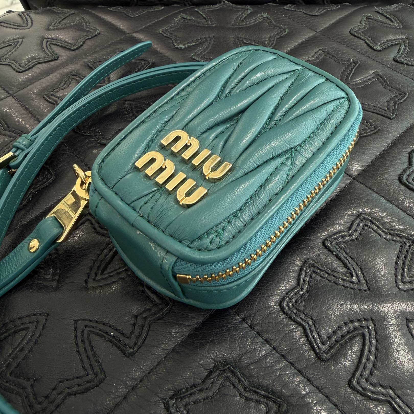 MIU MIU Matelassé Leather Neck Mini Pouch 5TT172 2FPP FOK41 ミュウミュウ マテラッセ レザー ネック ミニ ポーチ