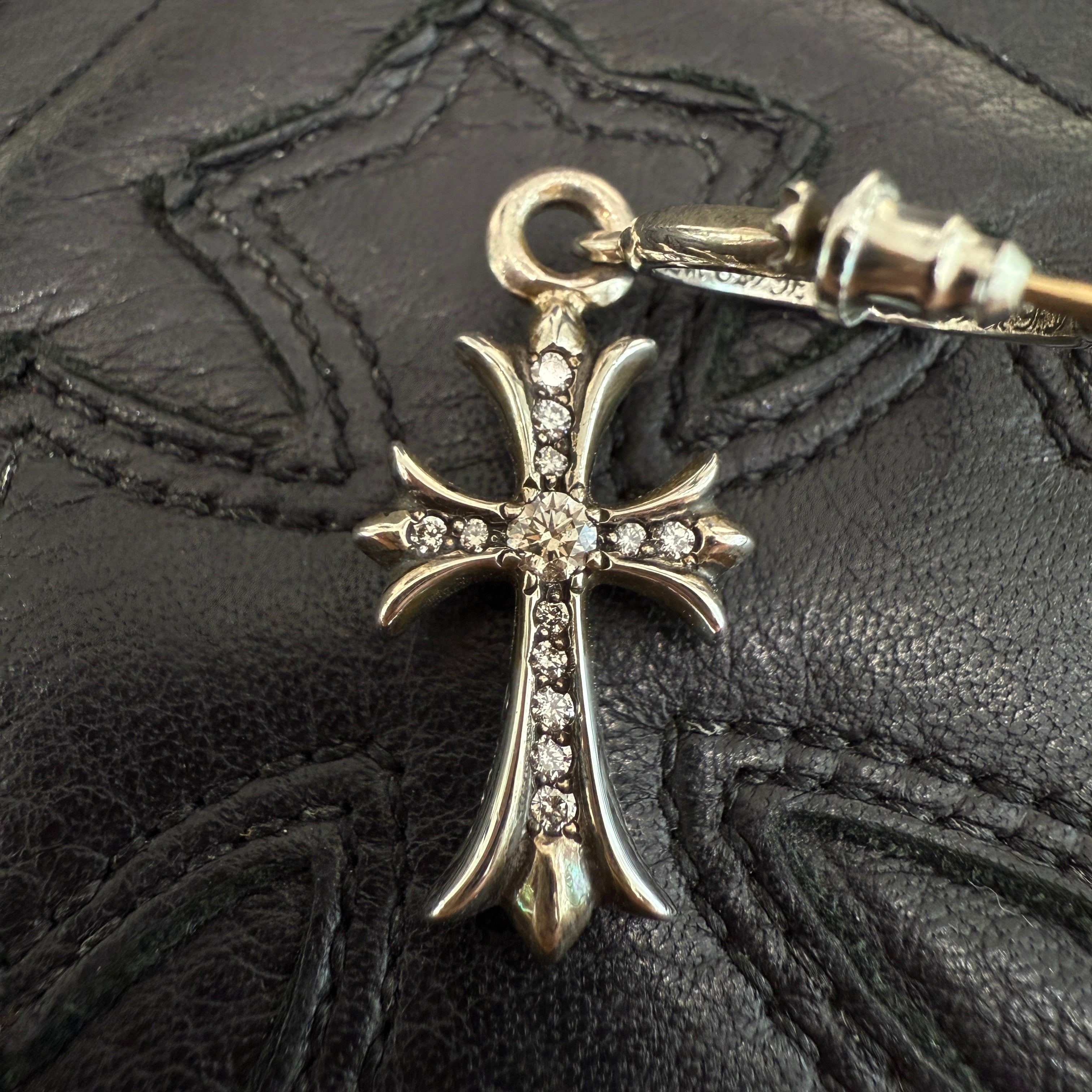 CHROME HEARTS Pave TINY CH Cross Hoop Earrings Pave Diamond クロムハーツ タイニー CHクロス フープイヤリング ピアス パヴェ ダイヤモンド