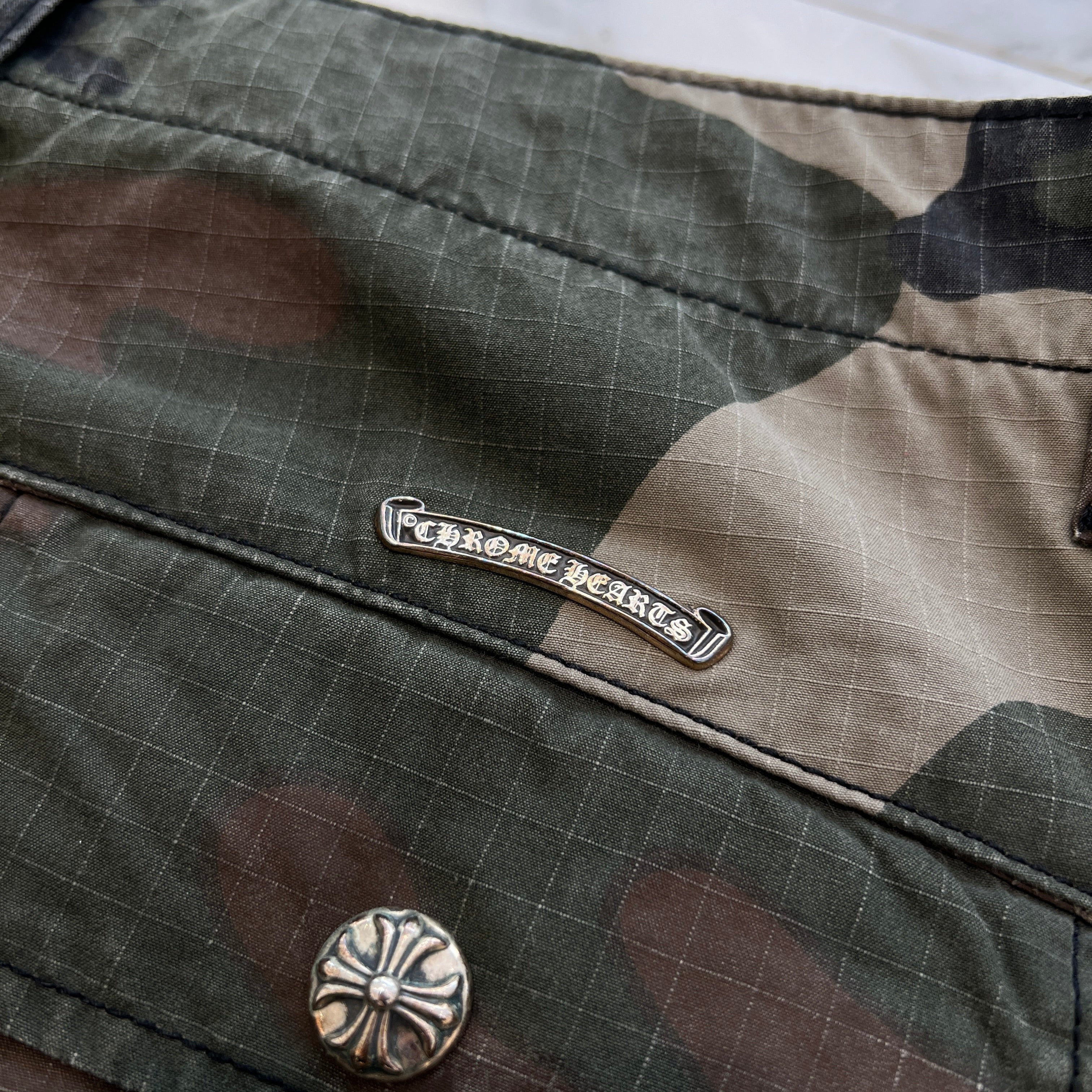 CHROME HEARTS Cross Ball Button Camo Cargo Pants Size 32 クロムハーツ クロスボールボタン カモ カーゴパンツ サイズ32