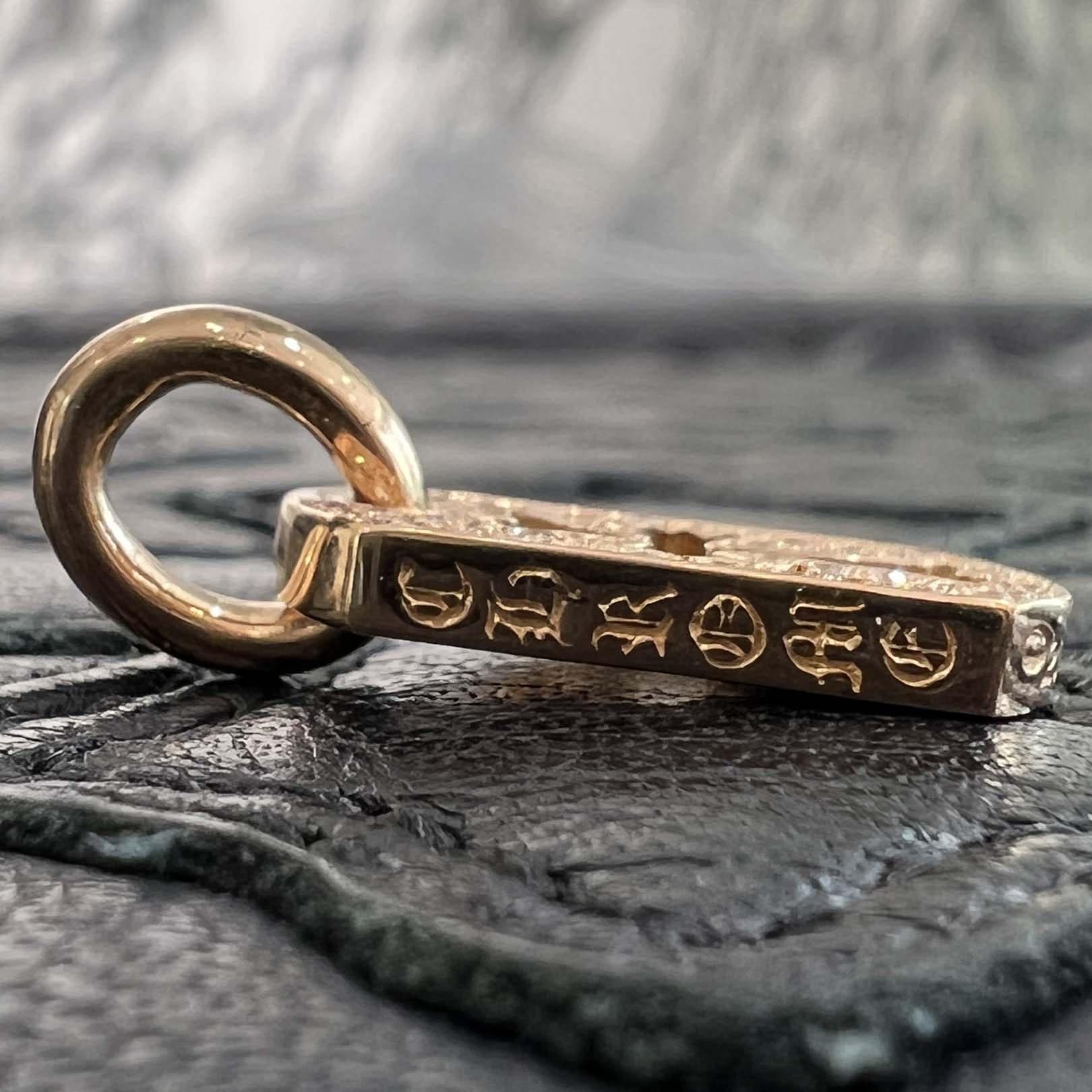 CHROME HEARTS 22K Tiny Cut Out Cross Dock Tag Pendant Charm Pave Diamond クロムハーツ 22K タイニー カットアウトクロス ドッグタグ ペンダントチャーム パヴェダイヤモンド