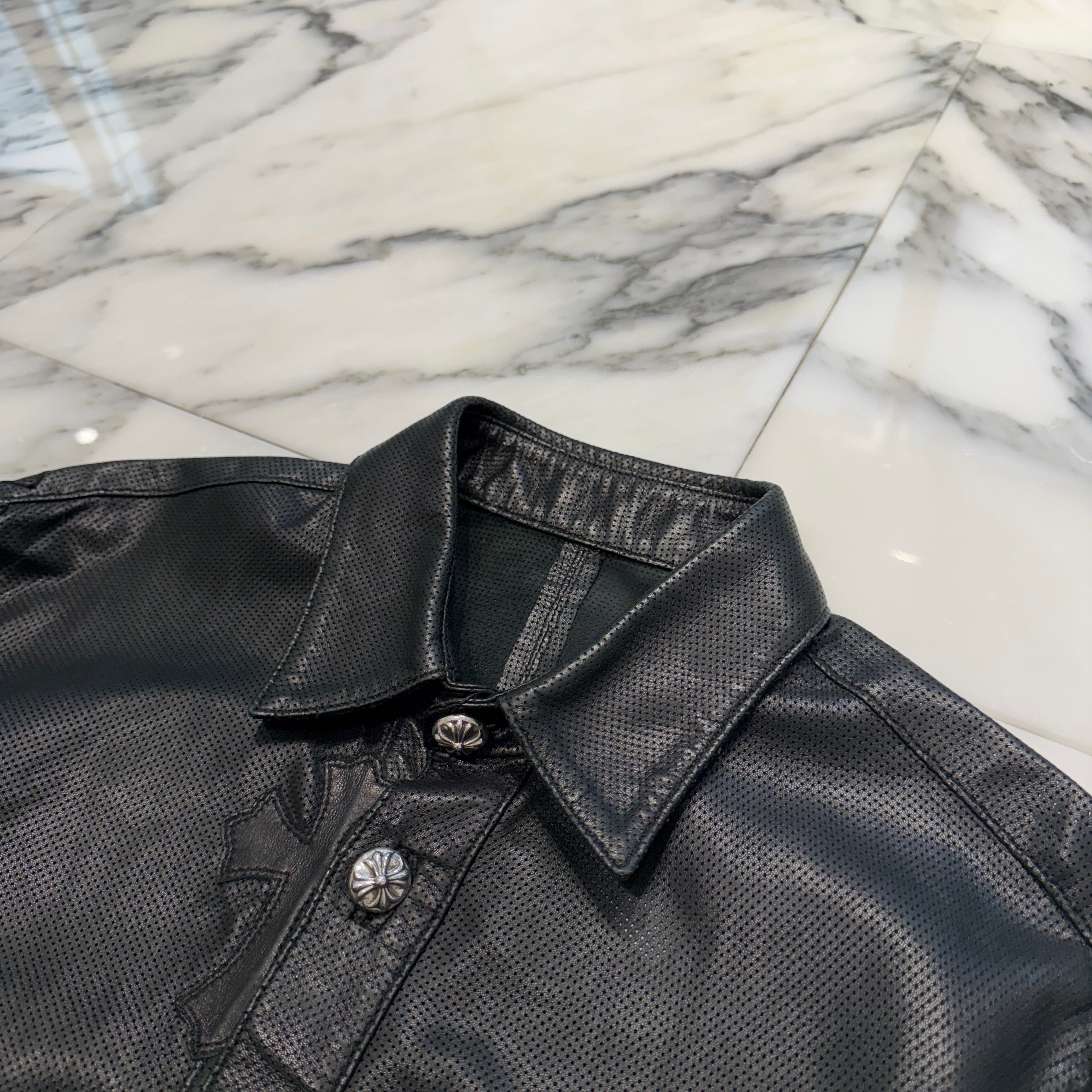 CHROME HEARTS Leather Cross Patch Cross Ball Button Leather Shirt Size M クロムハーツ レザークロスパッチ クロスボールボタン レザーシャツ サイズM