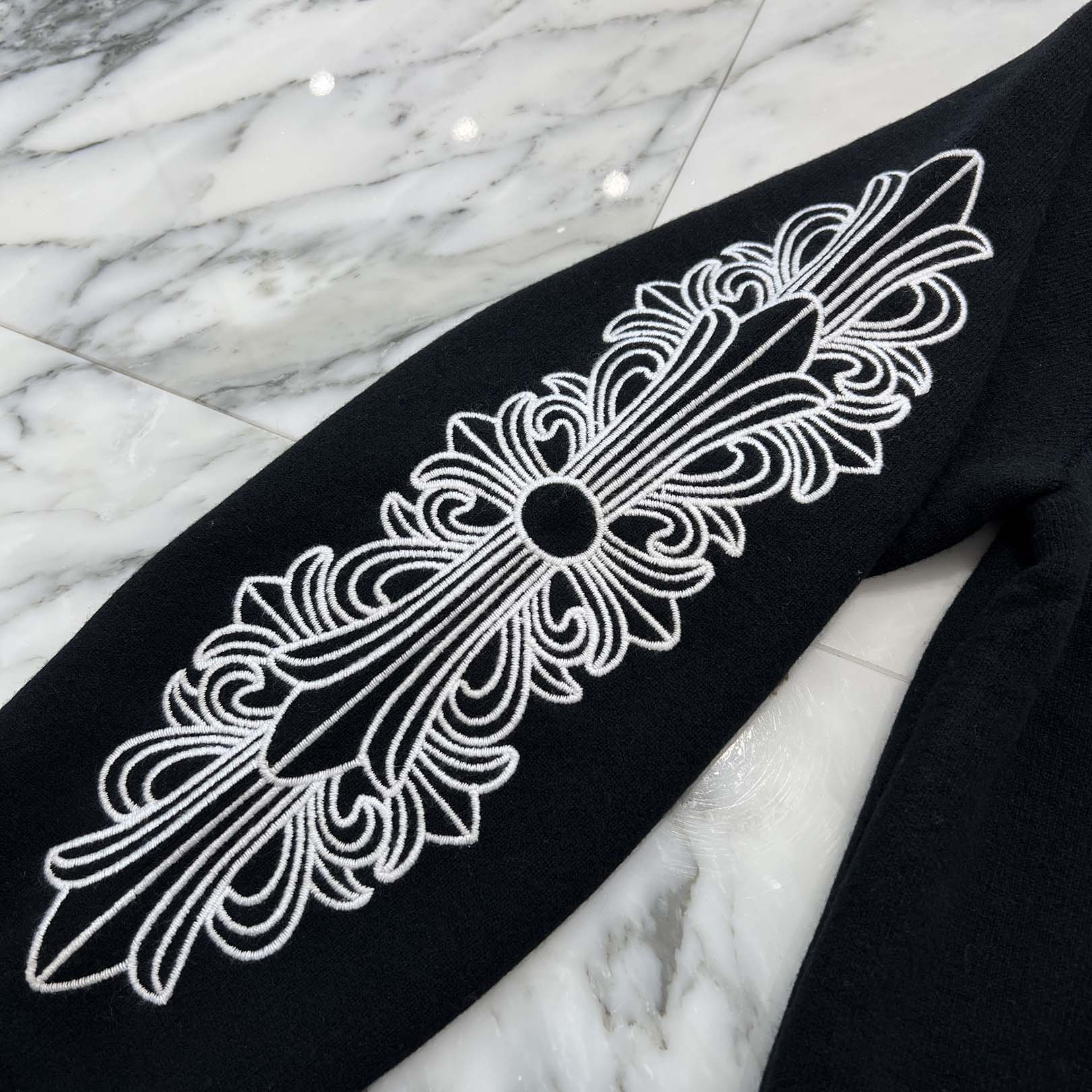 CHROME HEARTS Y NOT Floral Cross Embroidery Crew Neck Cashmere Knit Sweater Size S クロムハーツ ワイノット フローラルクロス刺繍 クルーネック カシミヤニットセーター サイズS